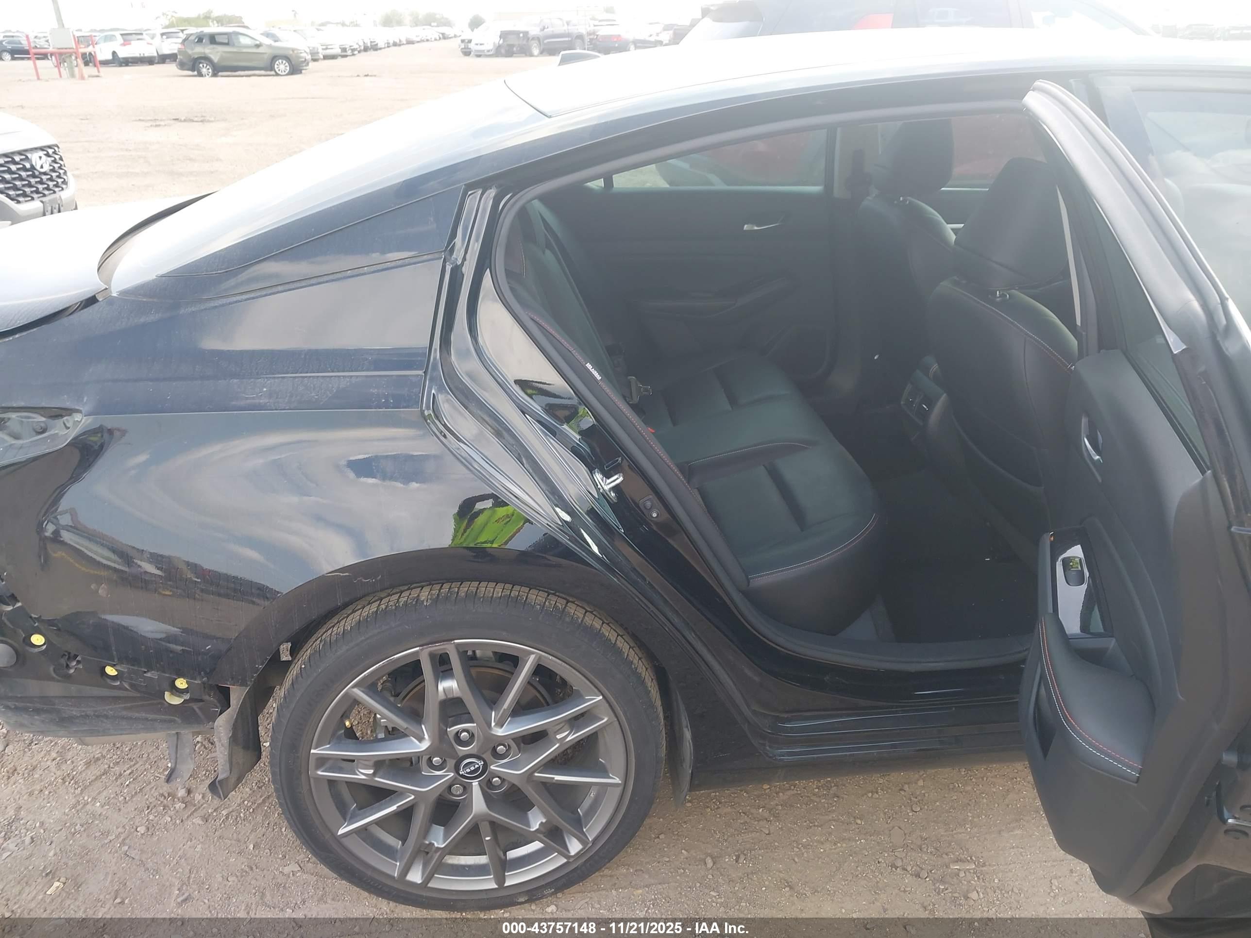 NISSAN ALTIMA image 8