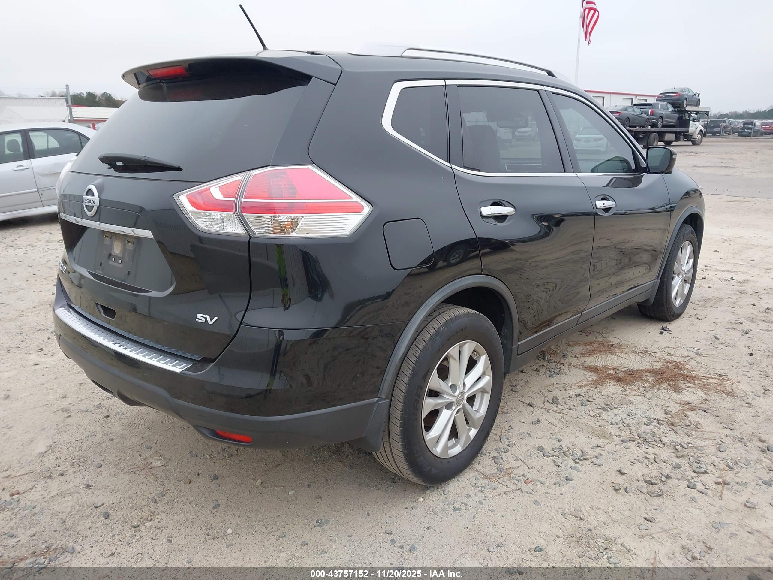 NISSAN ROGUE image 4