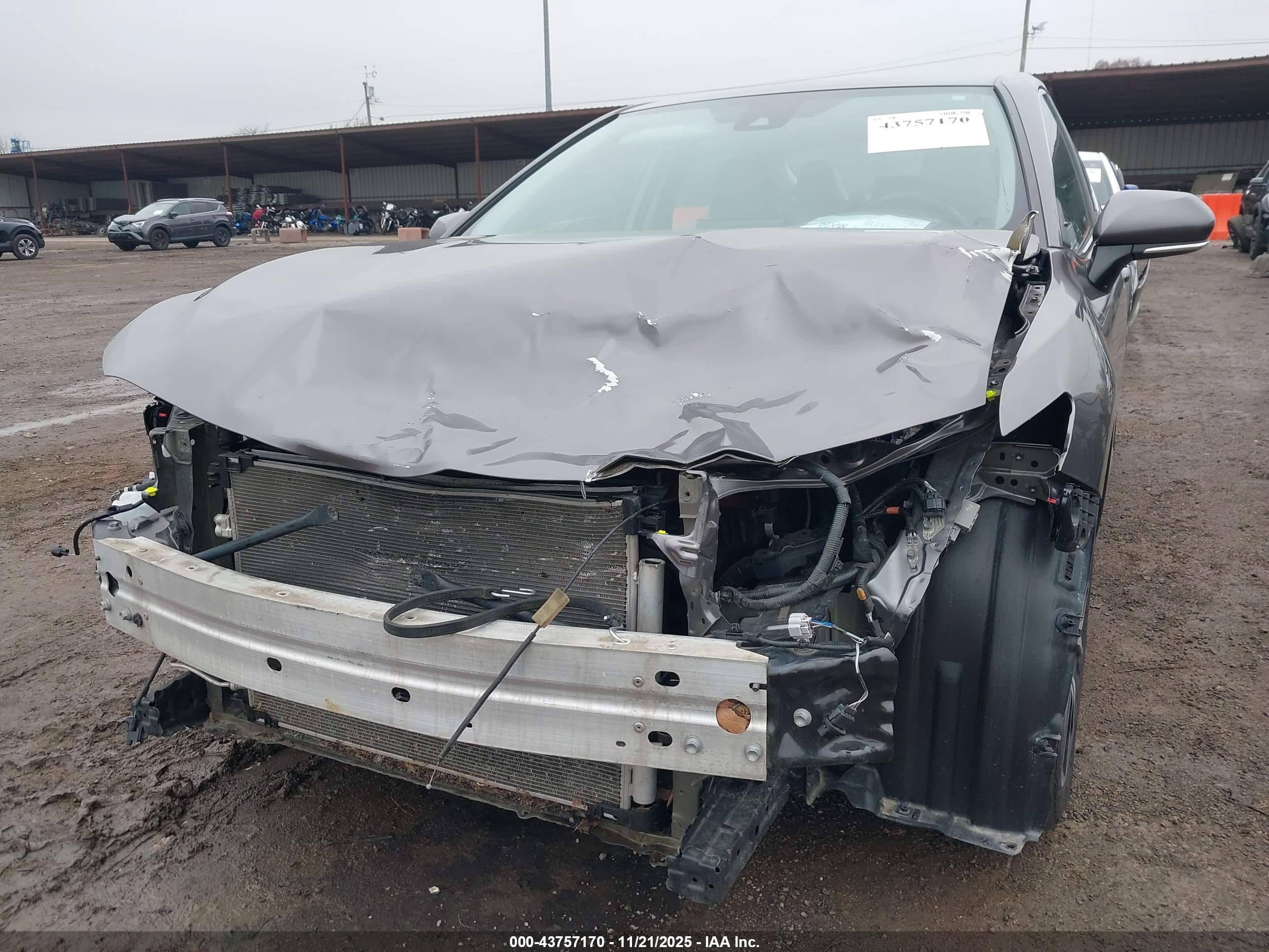 TOYOTA CAMRY image 6