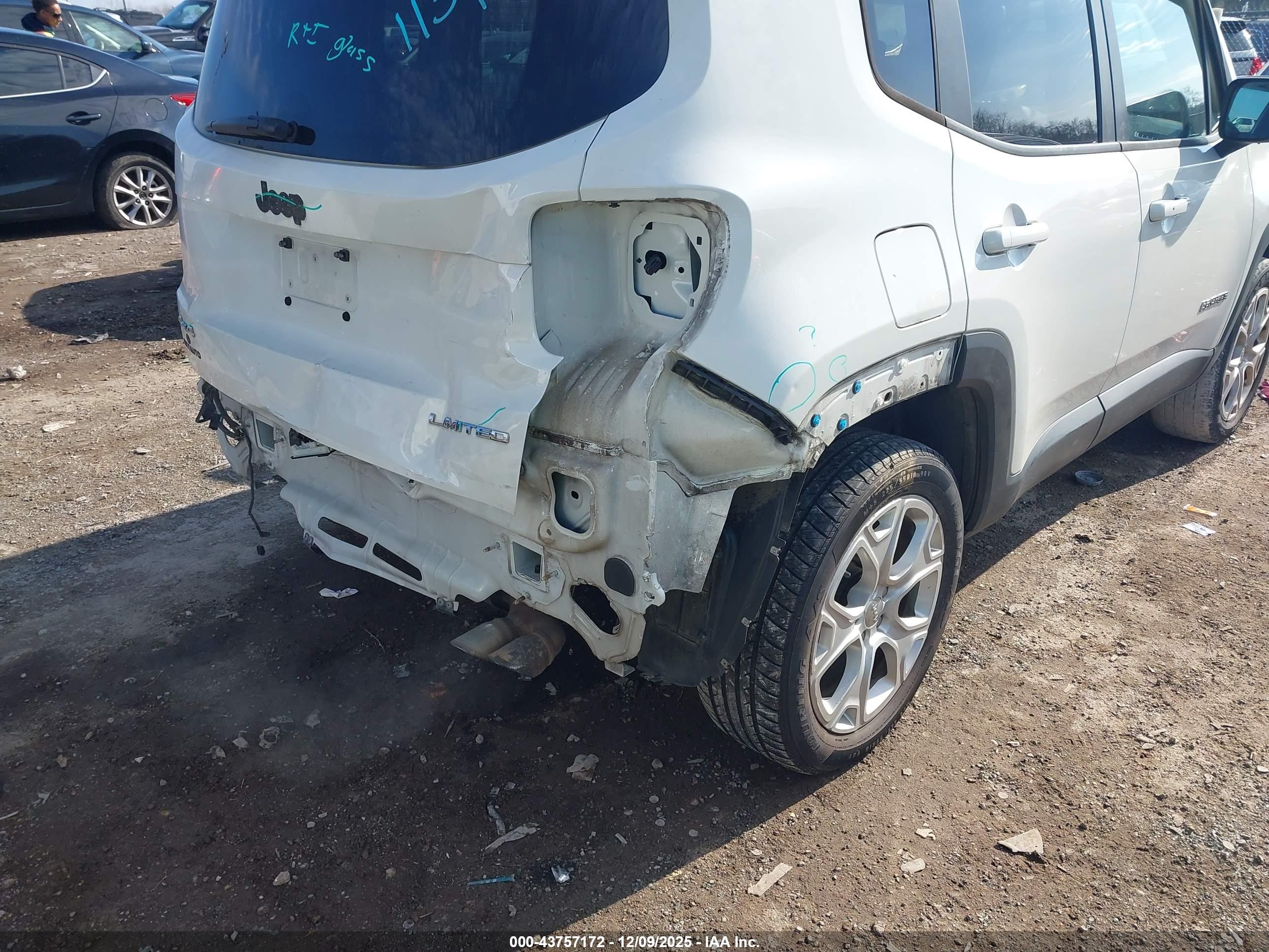 JEEP RENEGADE image 6
