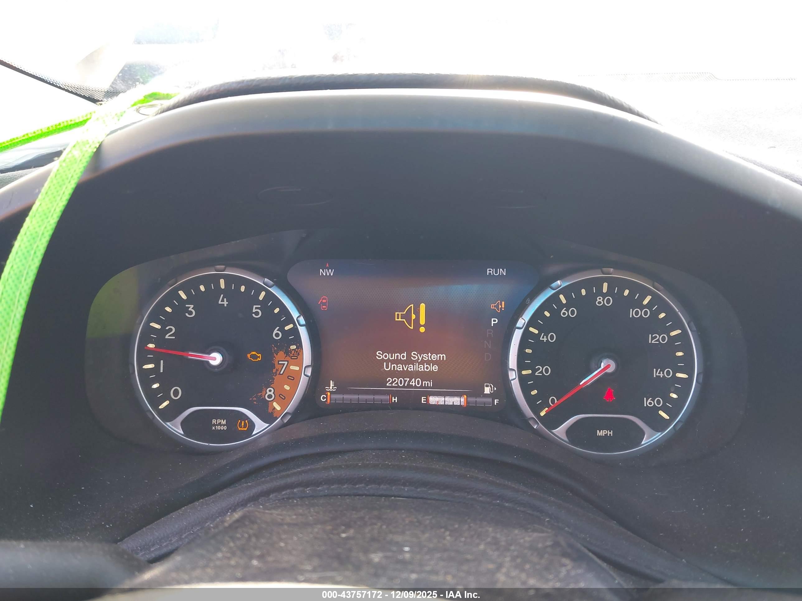 JEEP RENEGADE image 7