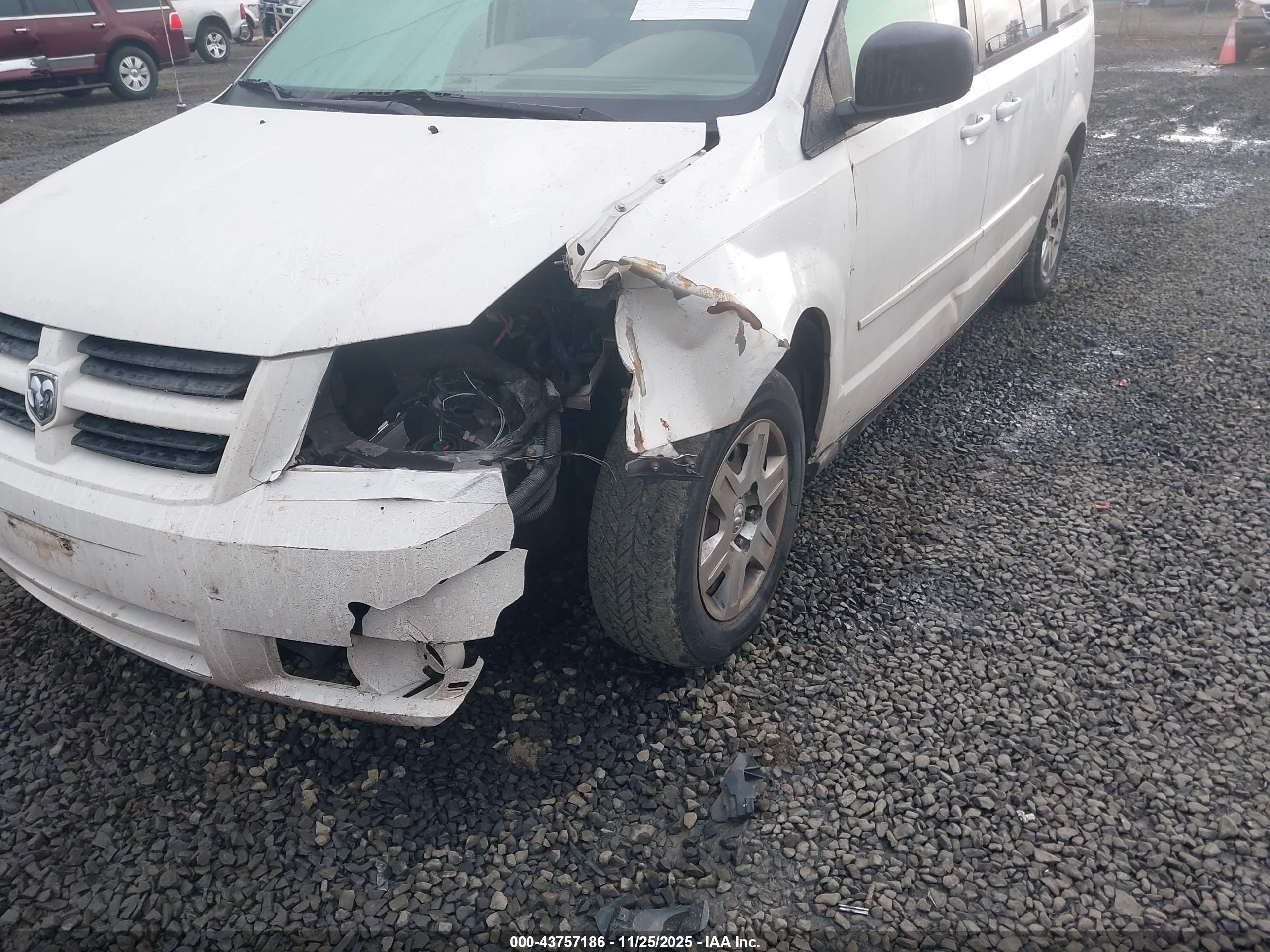 DODGE GRAND image 6
