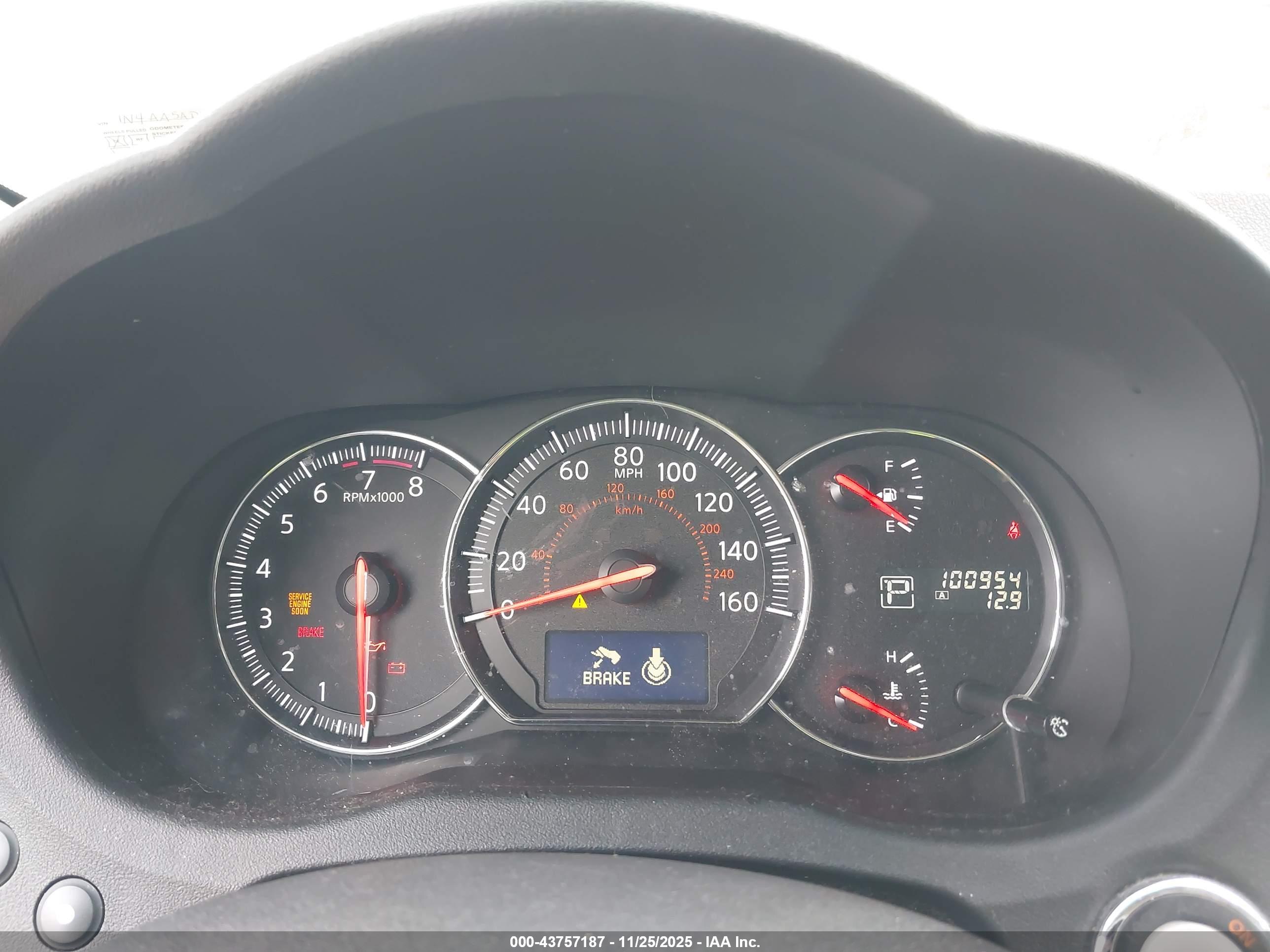 NISSAN MAXIMA image 7