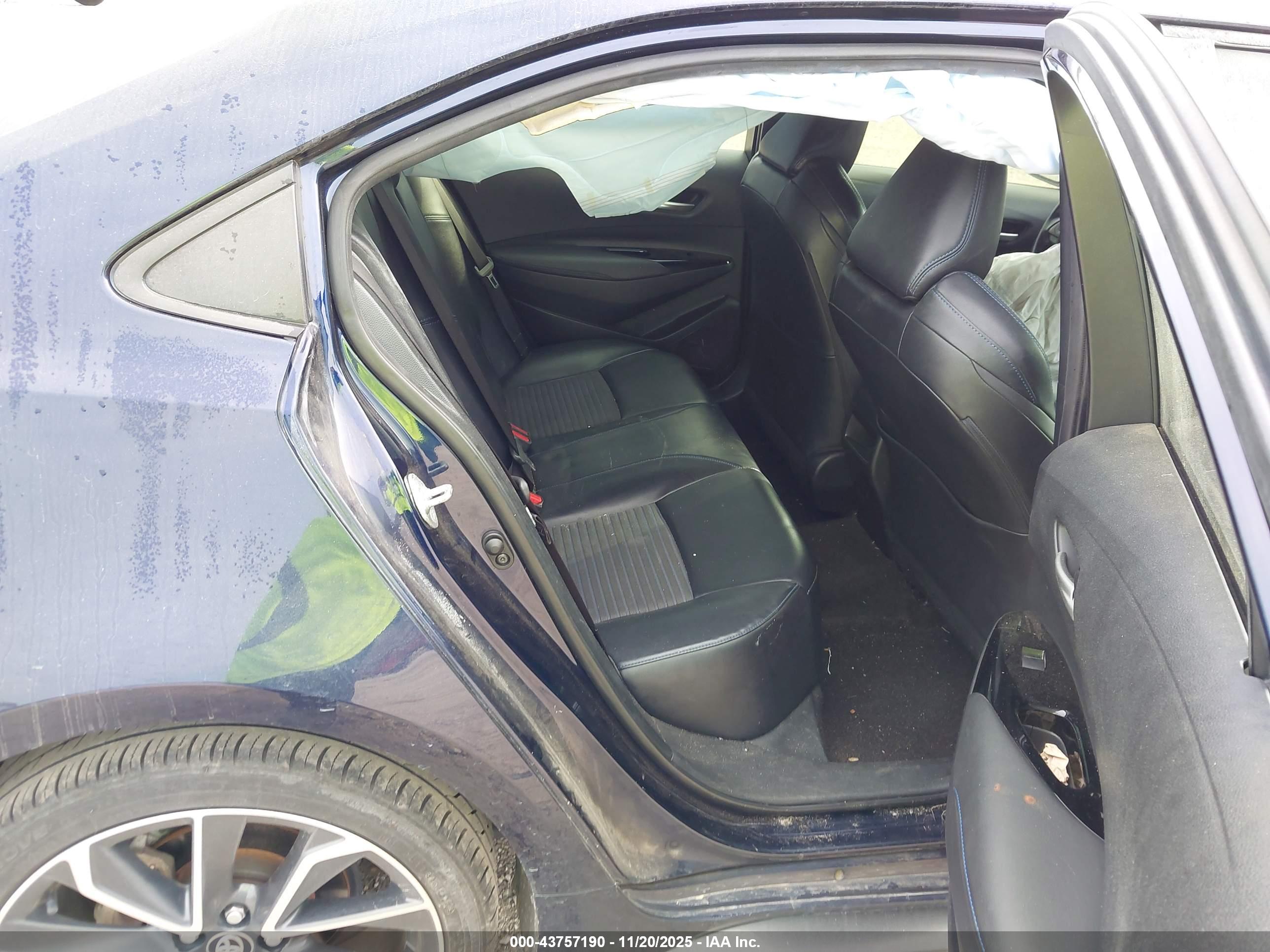 TOYOTA COROLLA image 8
