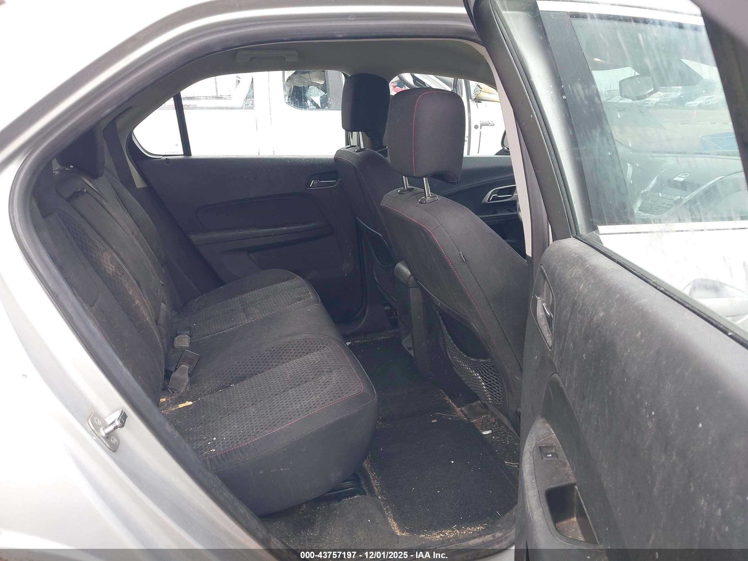 CHEVROLET EQUINOX image 8