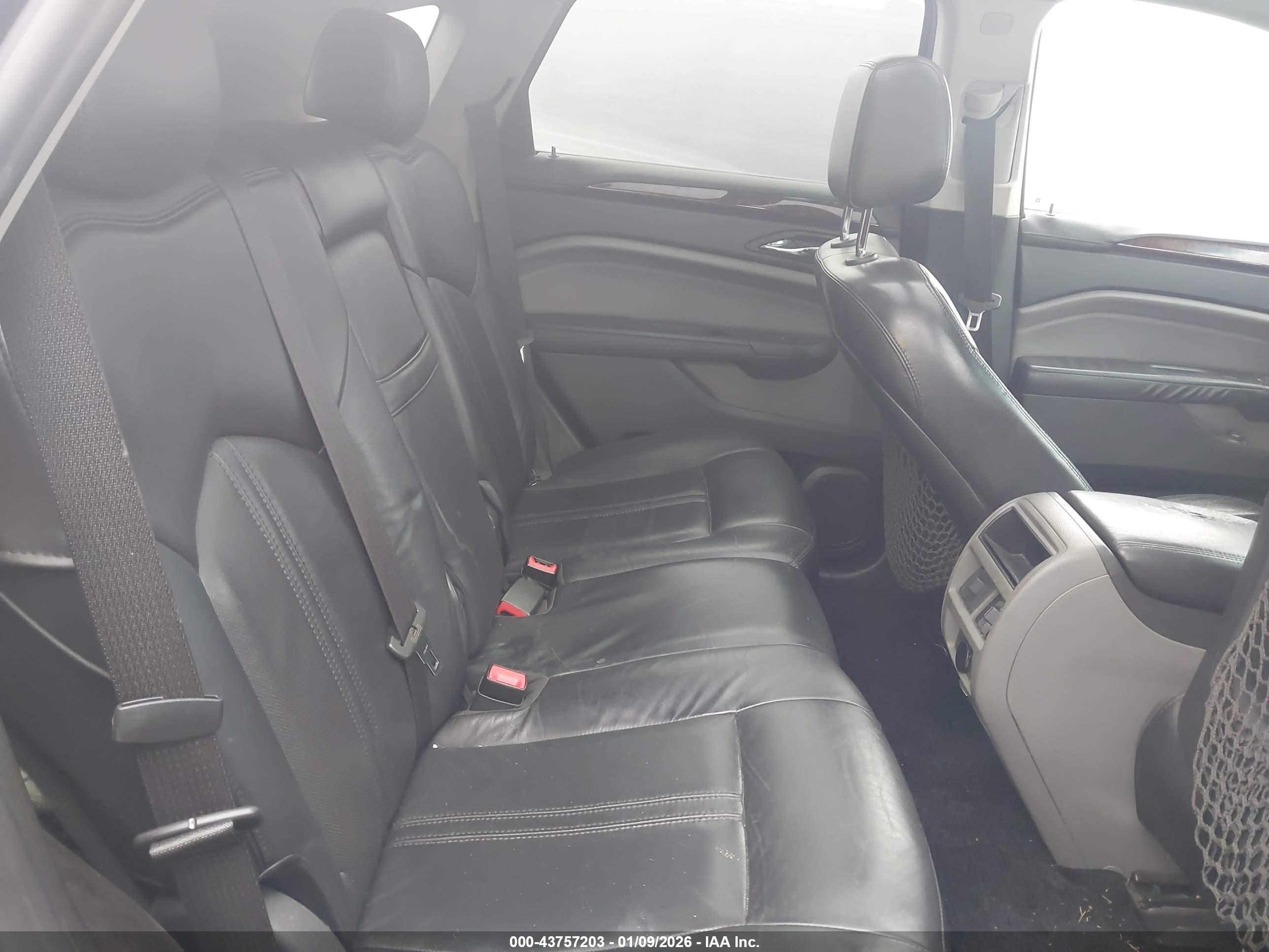 CADILLAC SRX image 8