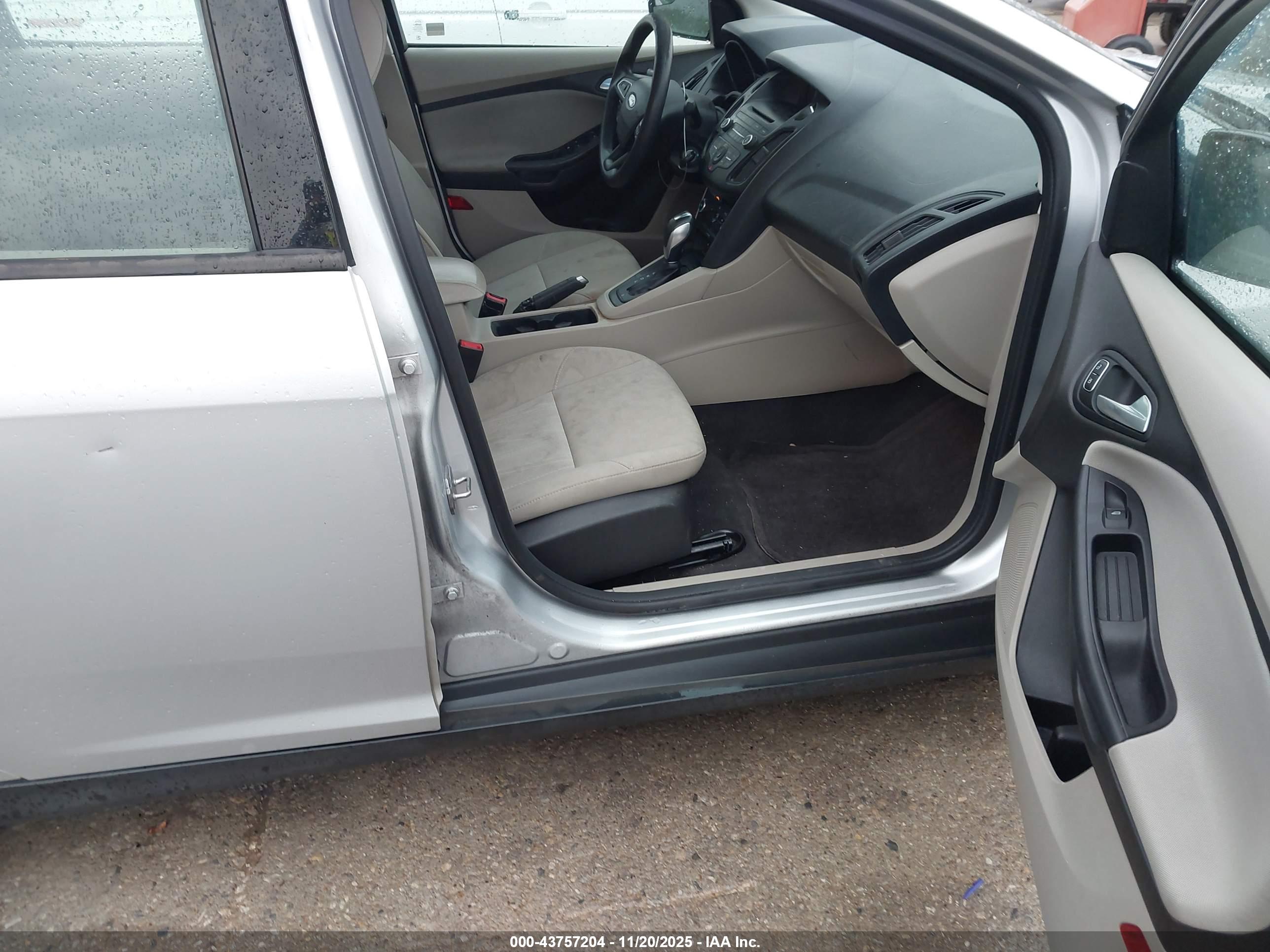 FORD FOCUS image 5