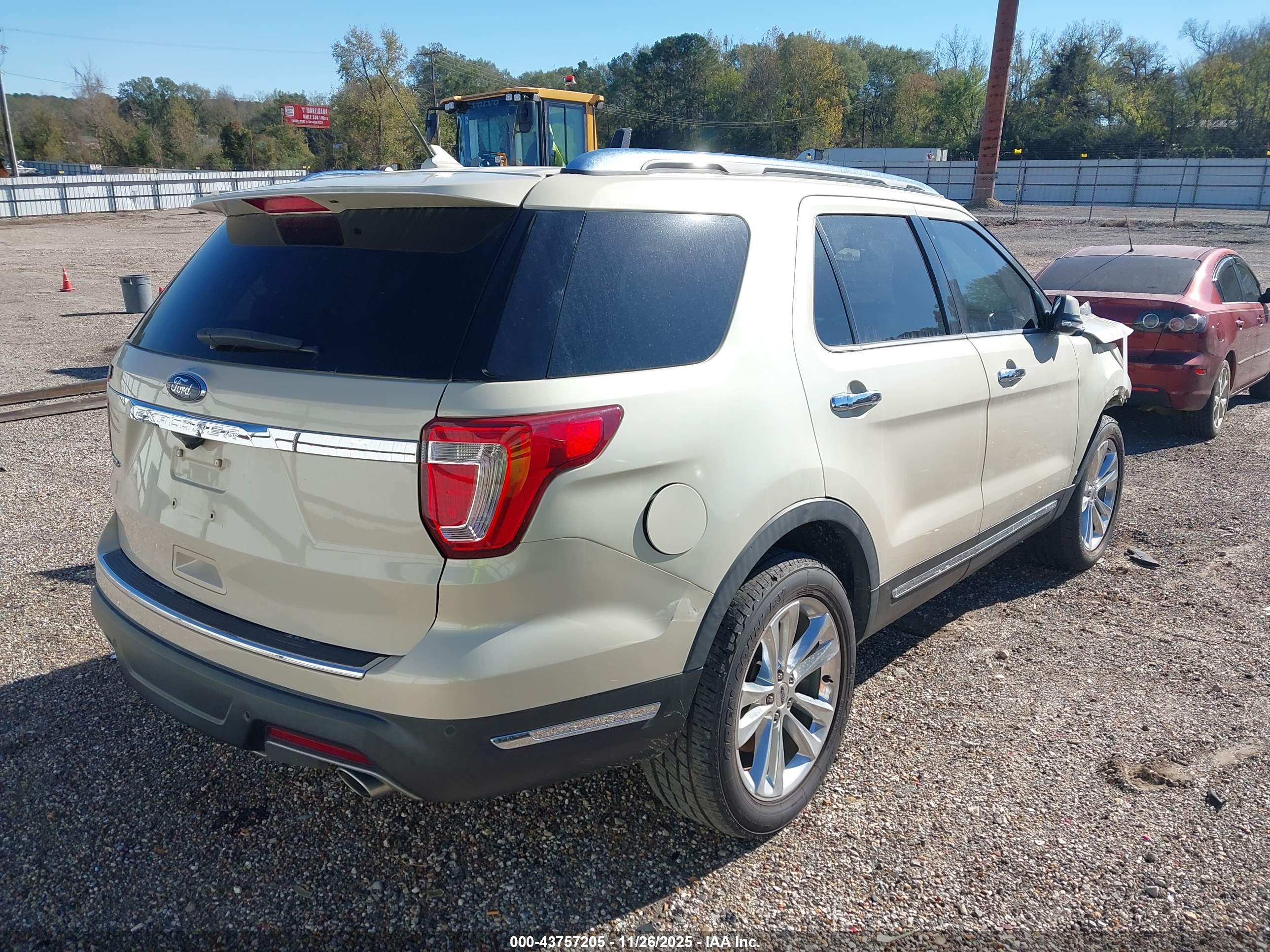FORD EXPLORER image 4