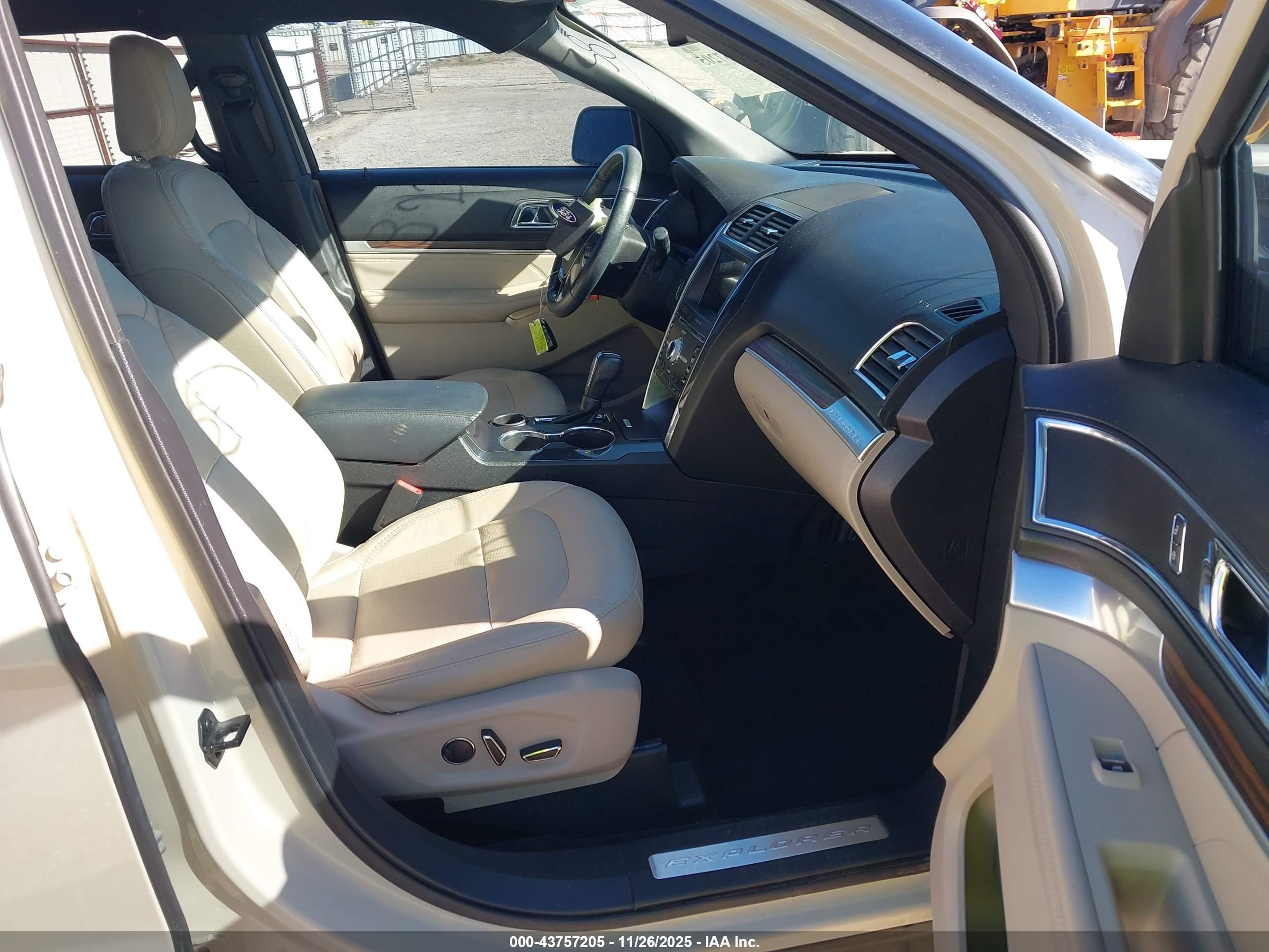 FORD EXPLORER image 5