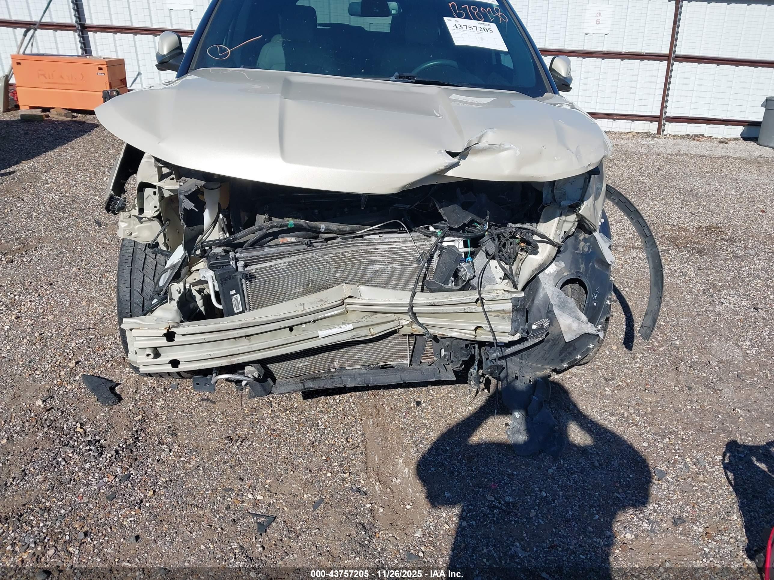 FORD EXPLORER image 6