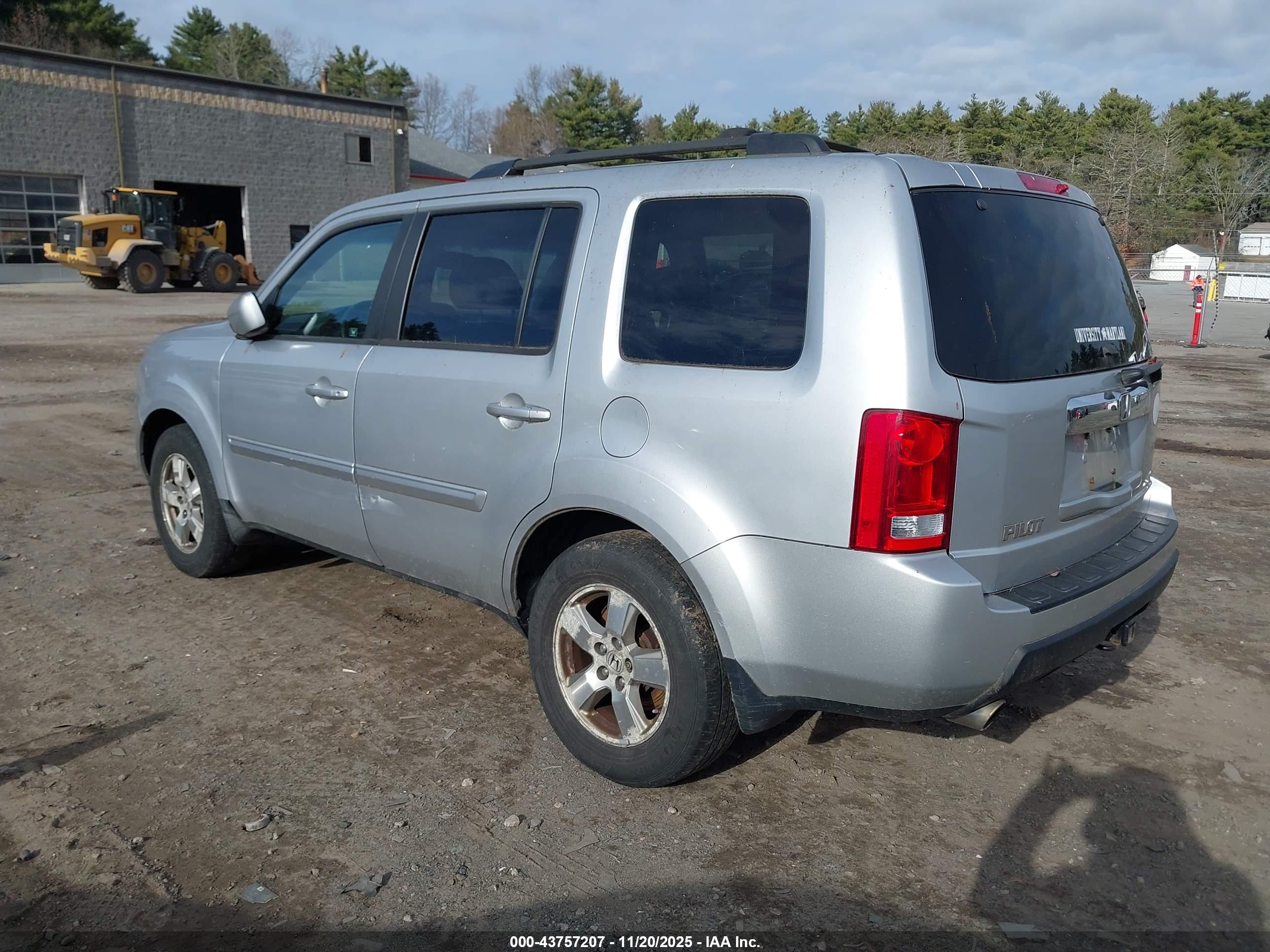 HONDA PILOT image 3