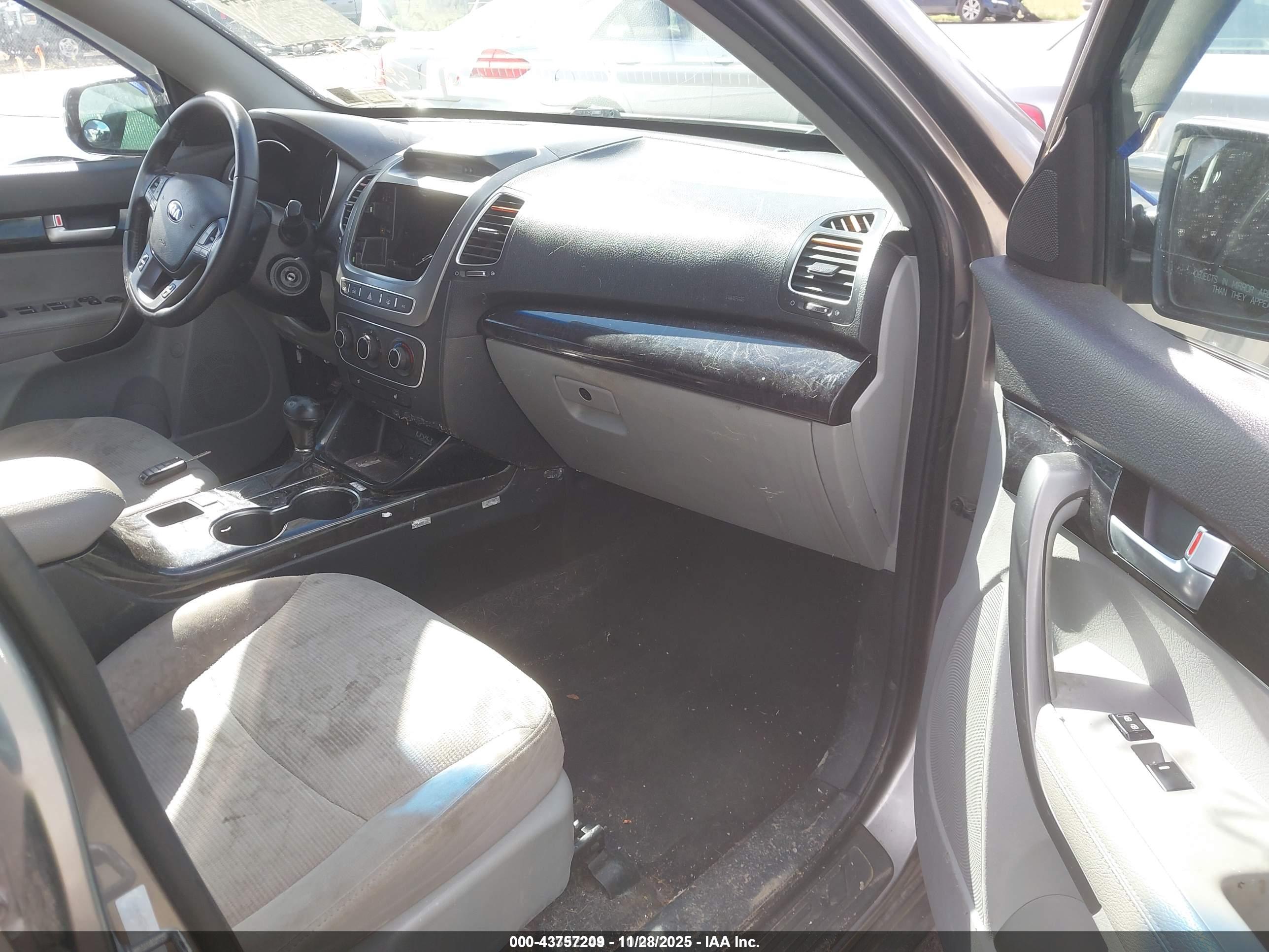 KIA SORENTO image 5