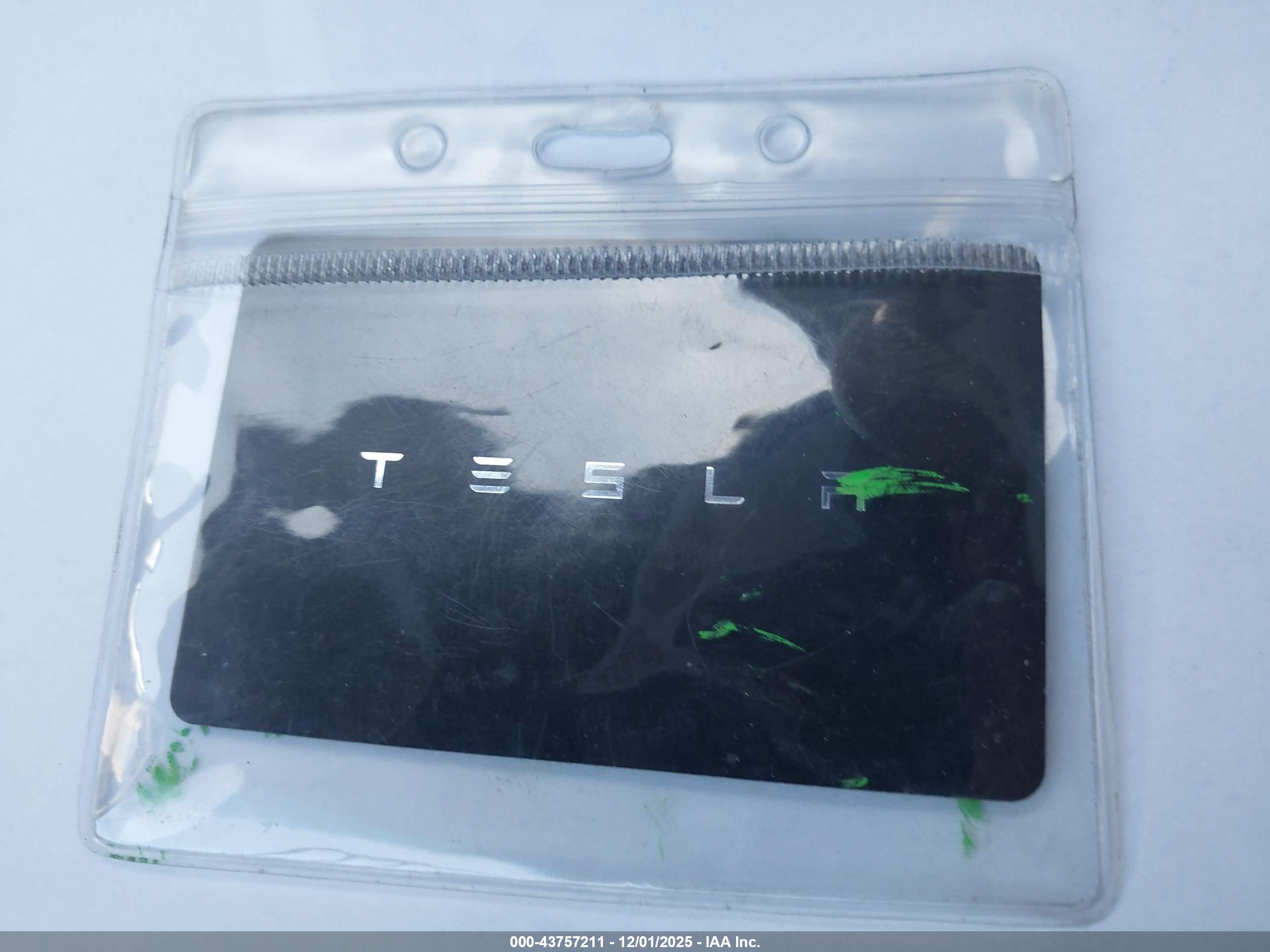 TESLA CYBERTRUCK image 11