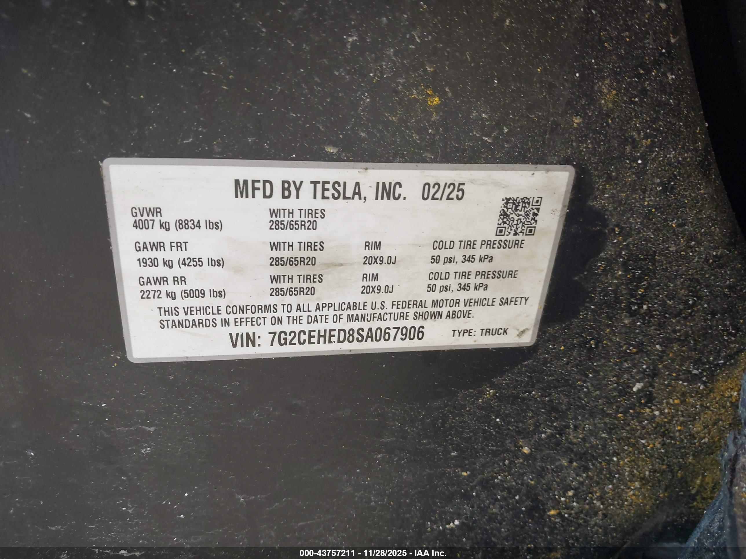 TESLA CYBERTRUCK image 9