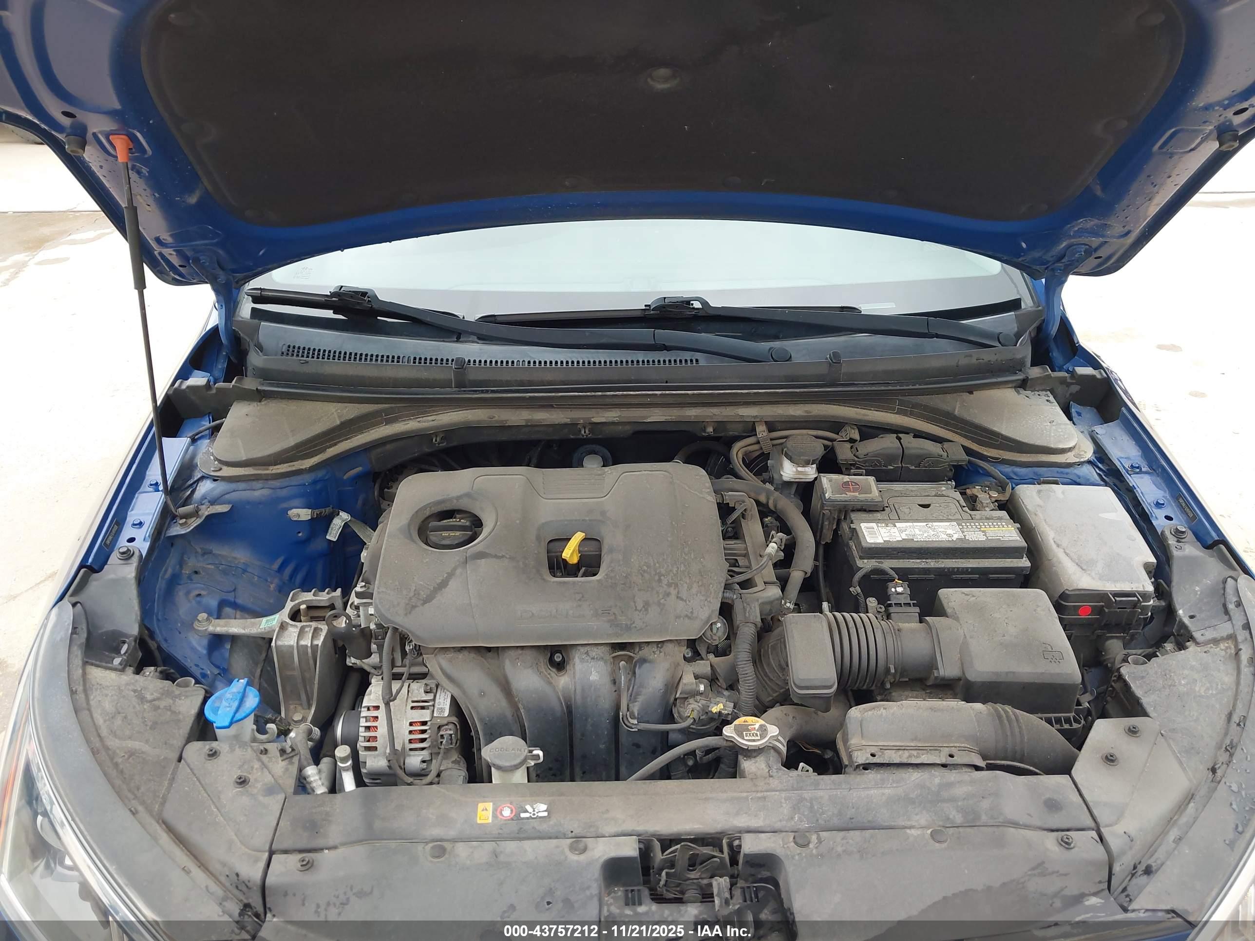 HYUNDAI ELANTRA image 10