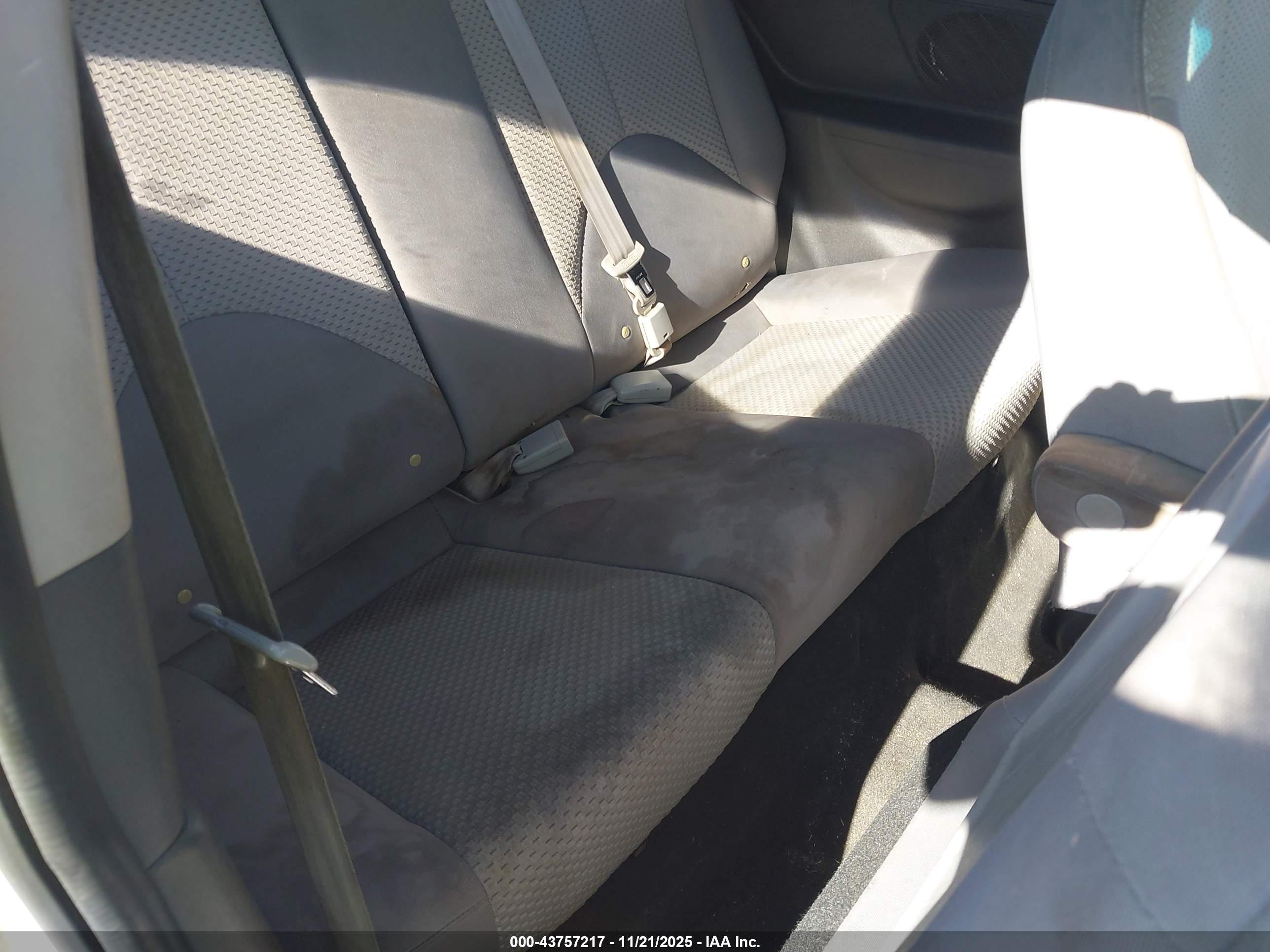 HYUNDAI ACCENT image 8
