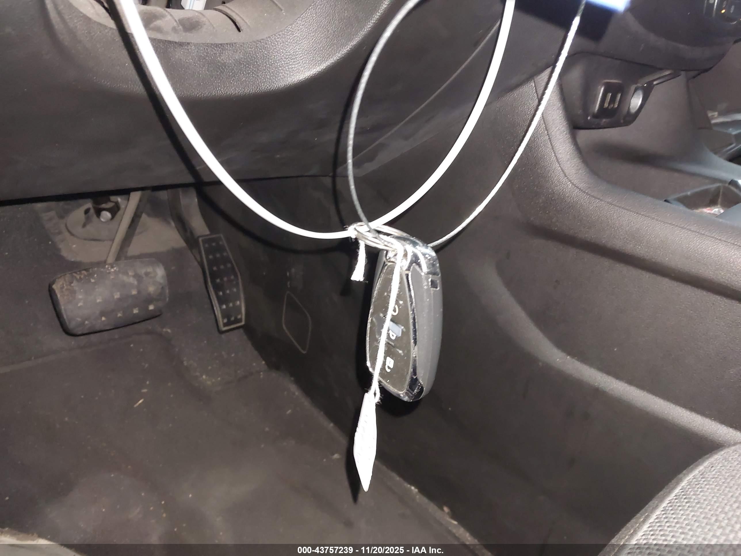 CHEVROLET TRAVERSE image 11
