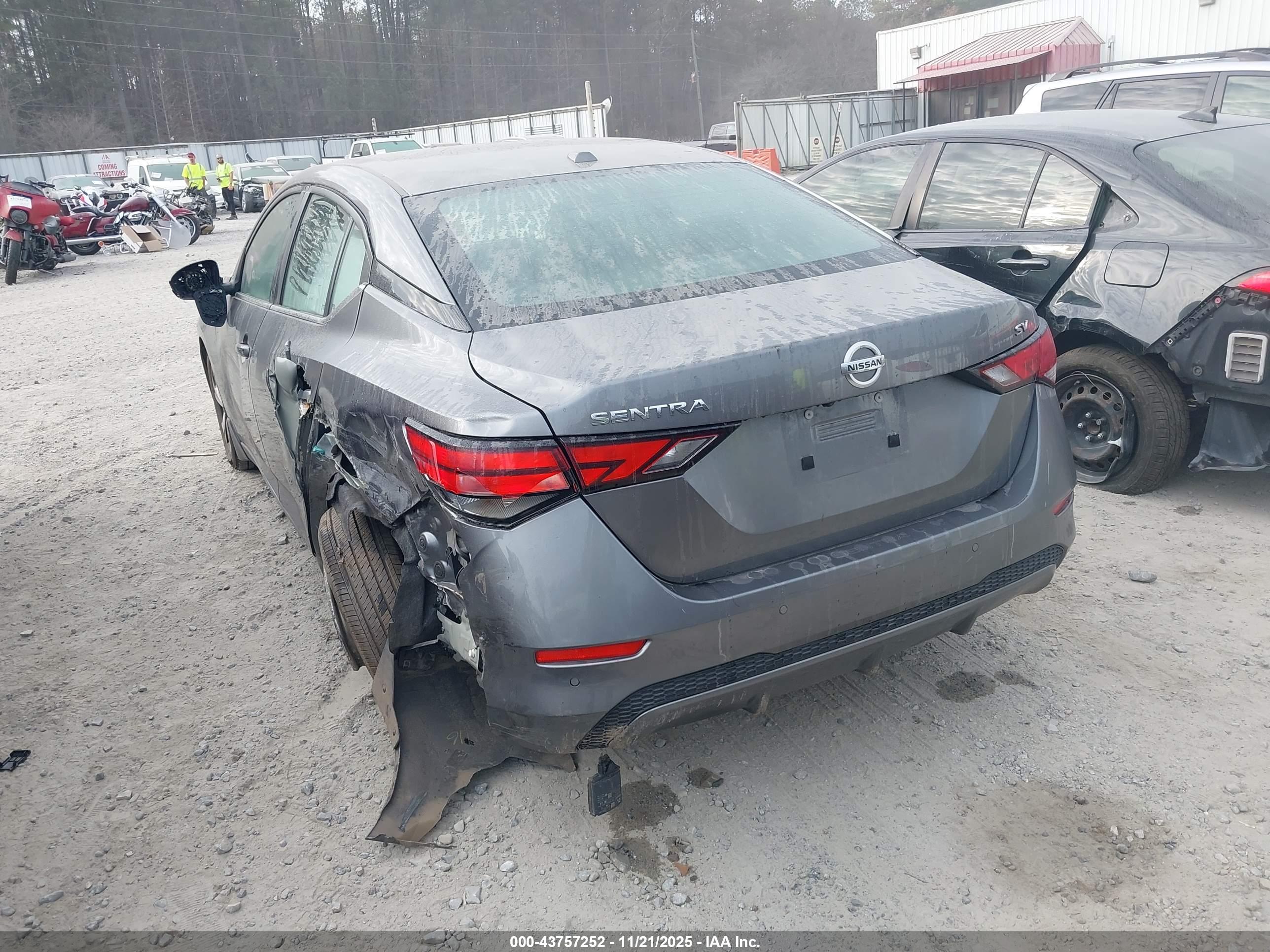 NISSAN SENTRA image 3
