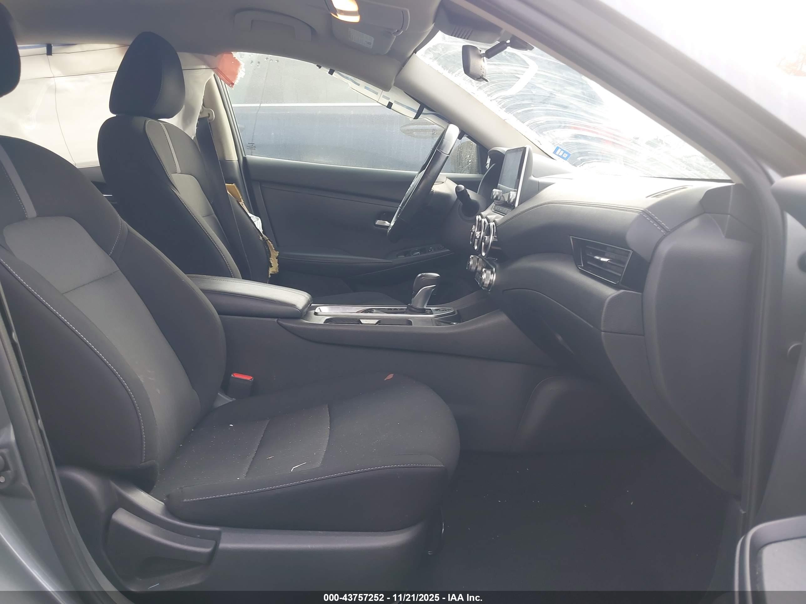 NISSAN SENTRA image 5
