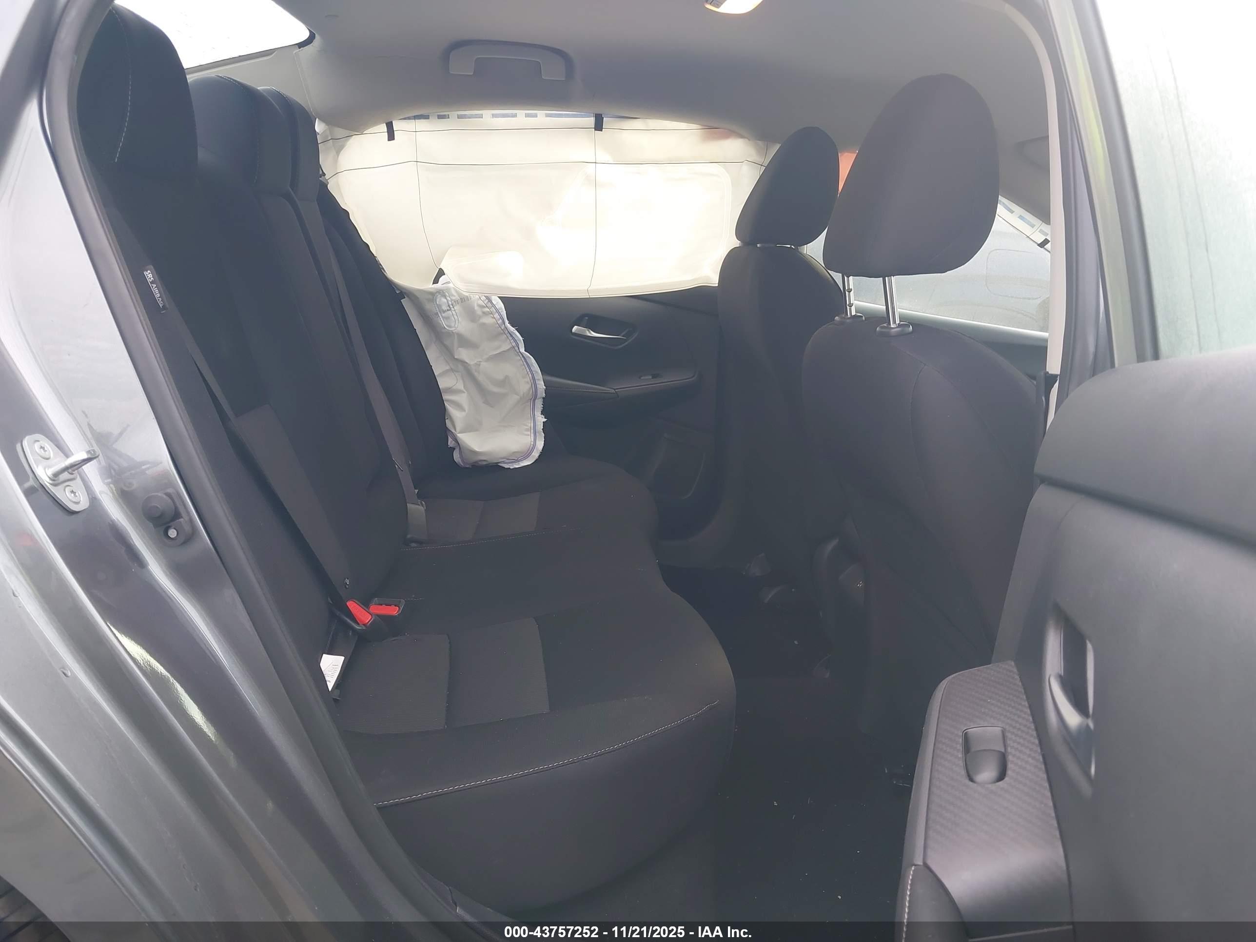 NISSAN SENTRA image 8