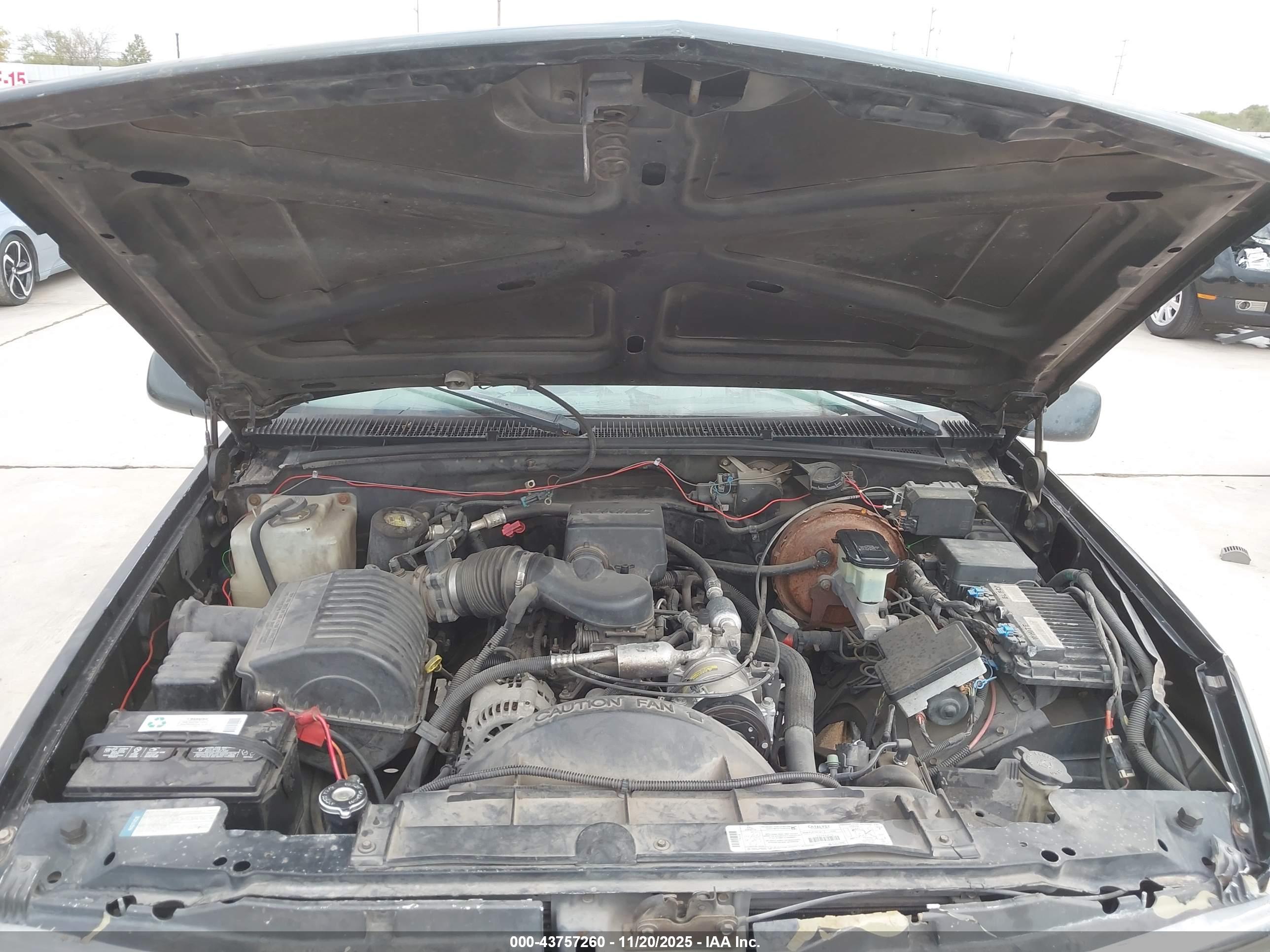 CHEVROLET C1500 image 10