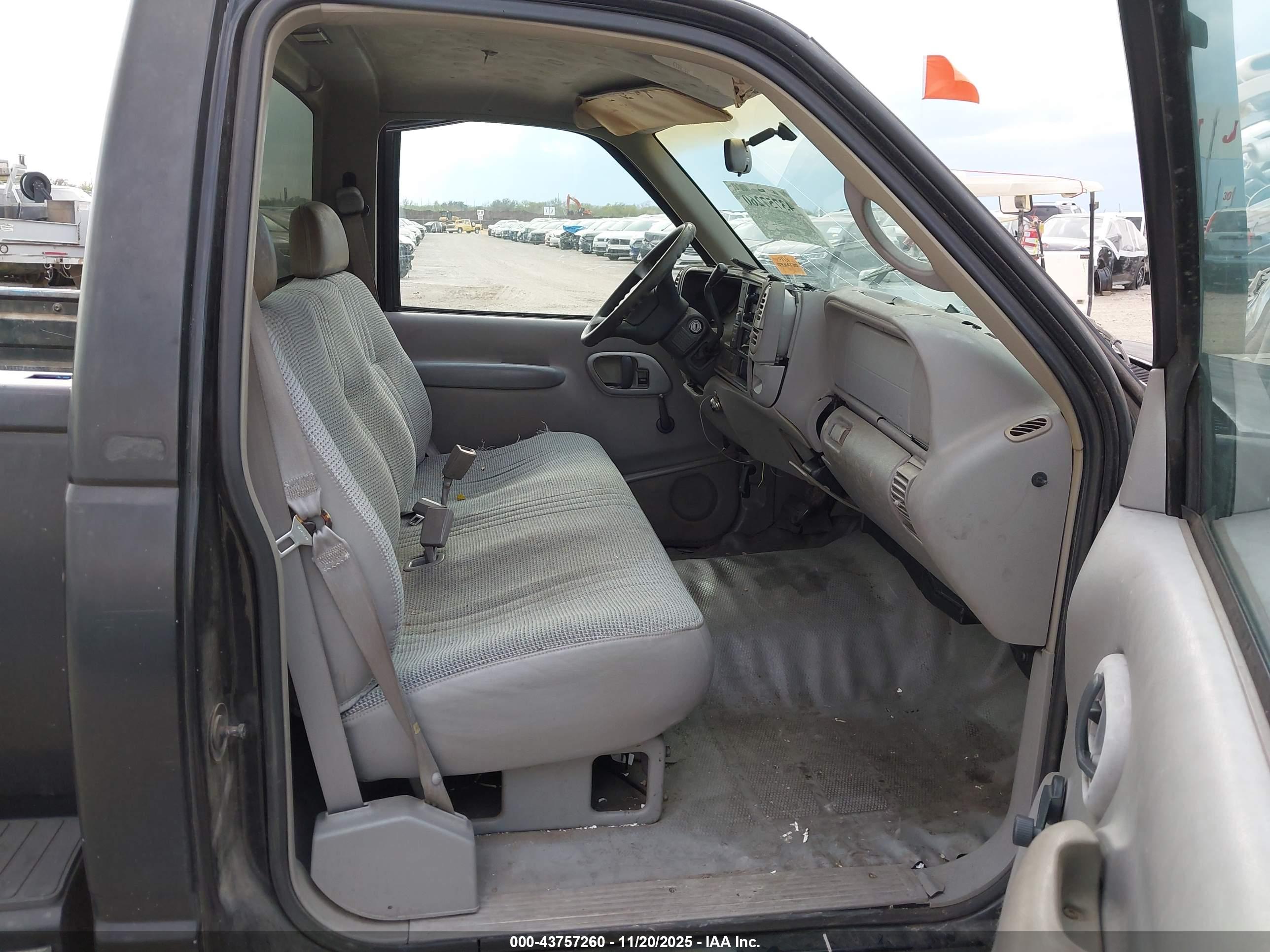 CHEVROLET C1500 image 5