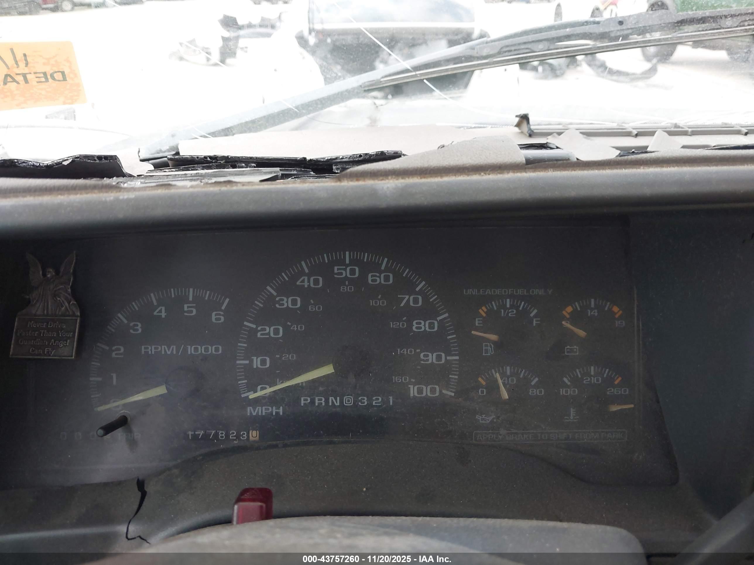 CHEVROLET C1500 image 7