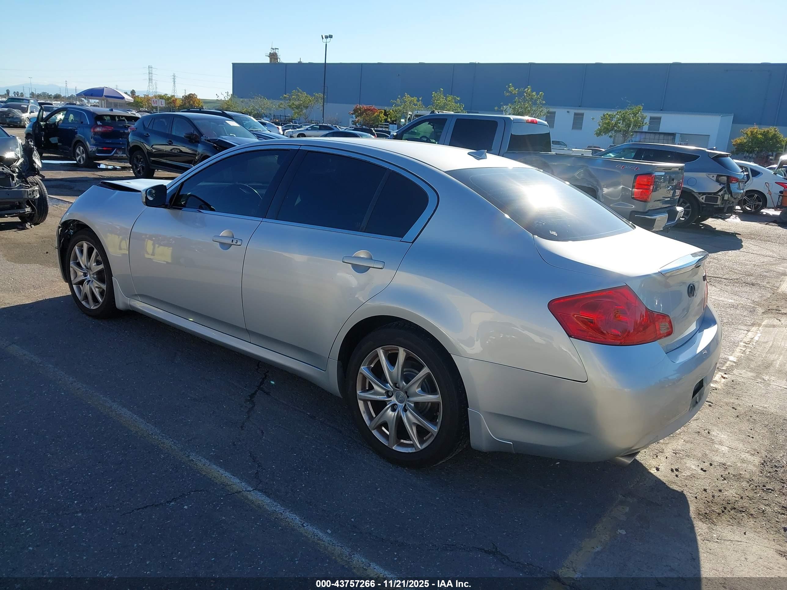 INFINITI G37X image 3