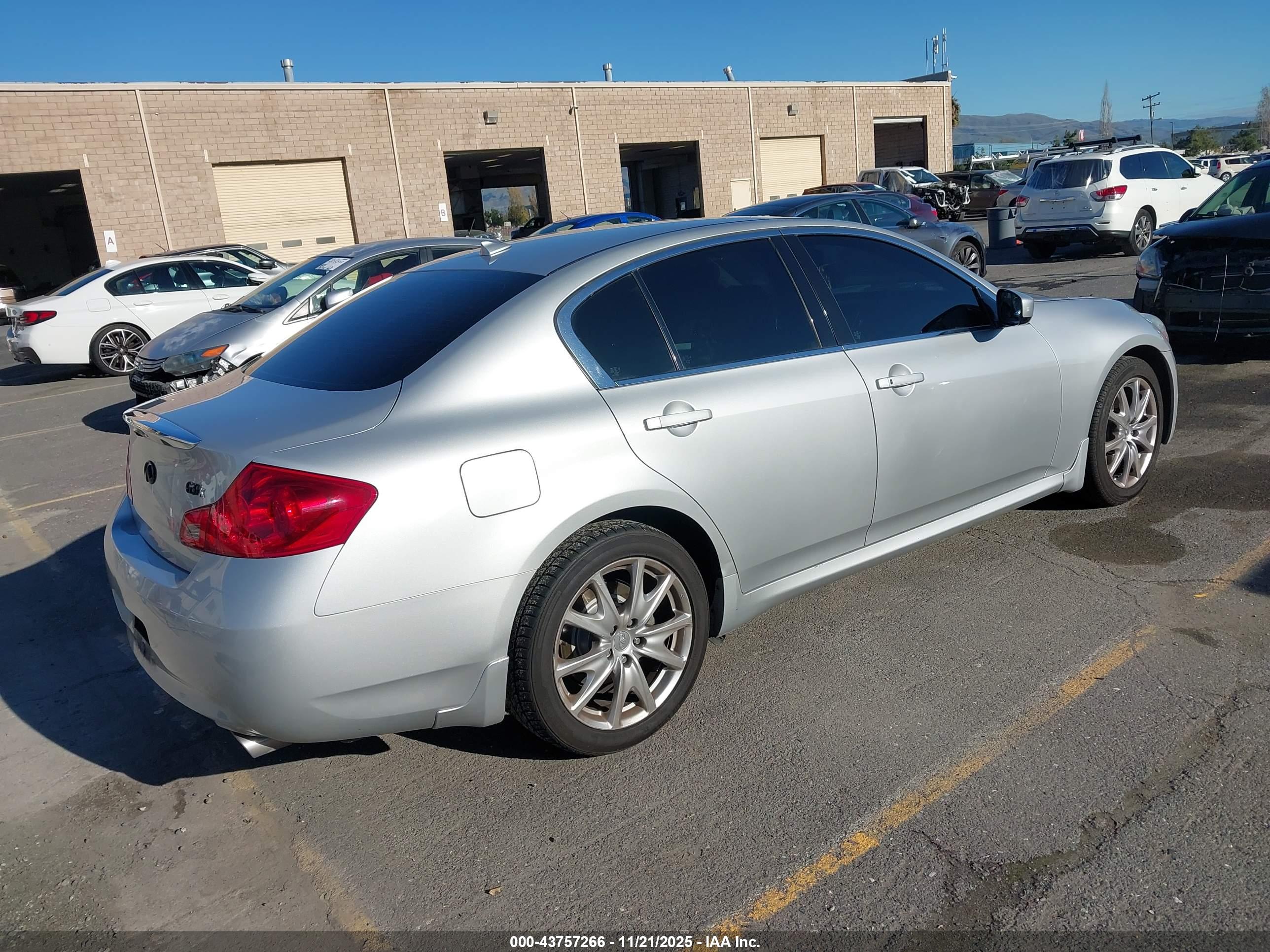 INFINITI G37X image 4