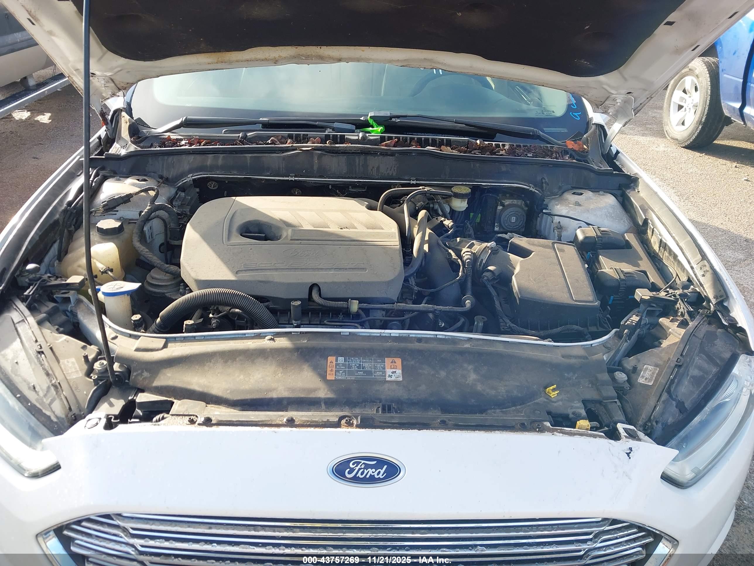 FORD FUSION image 10