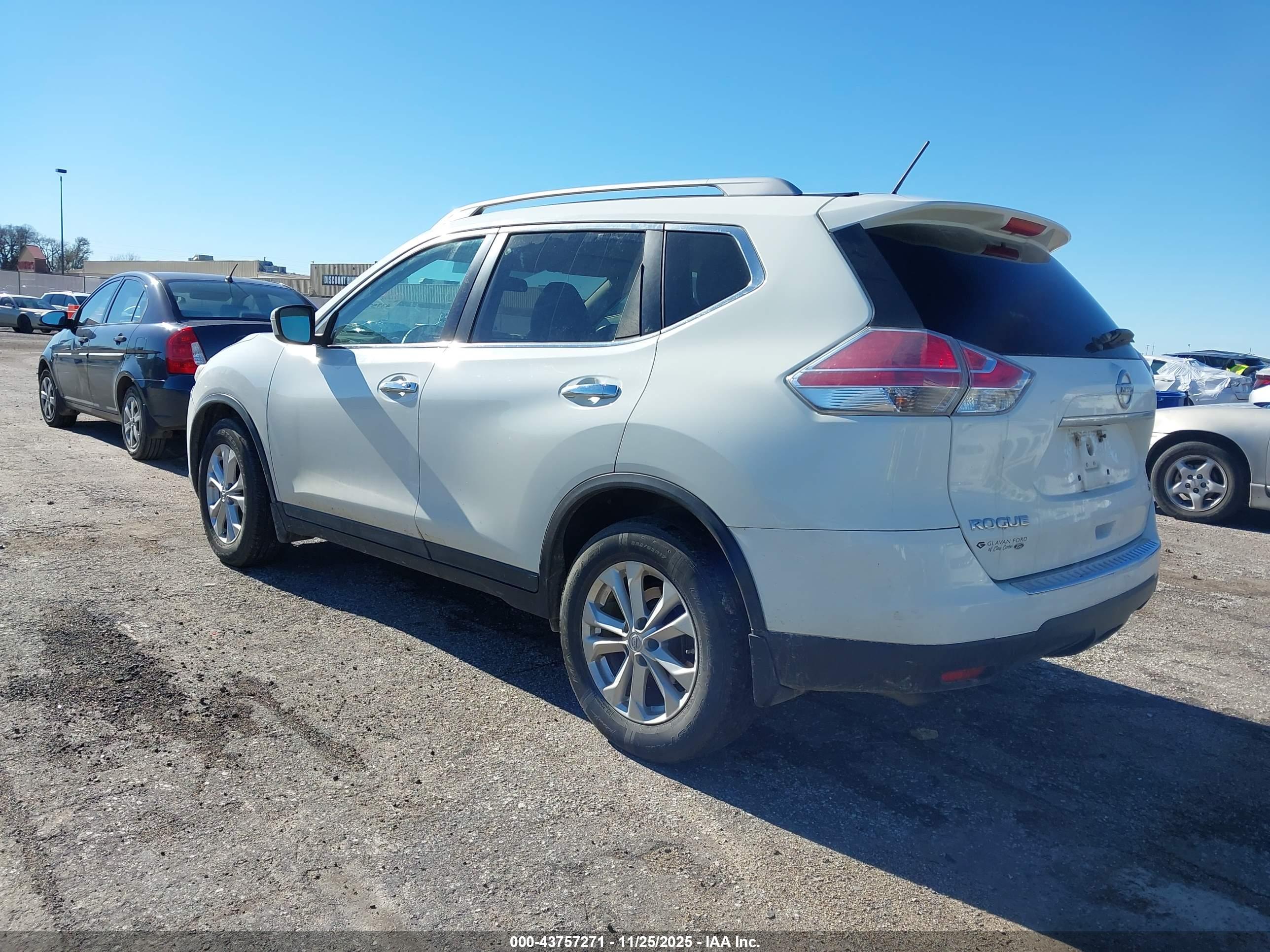 NISSAN ROGUE image 3
