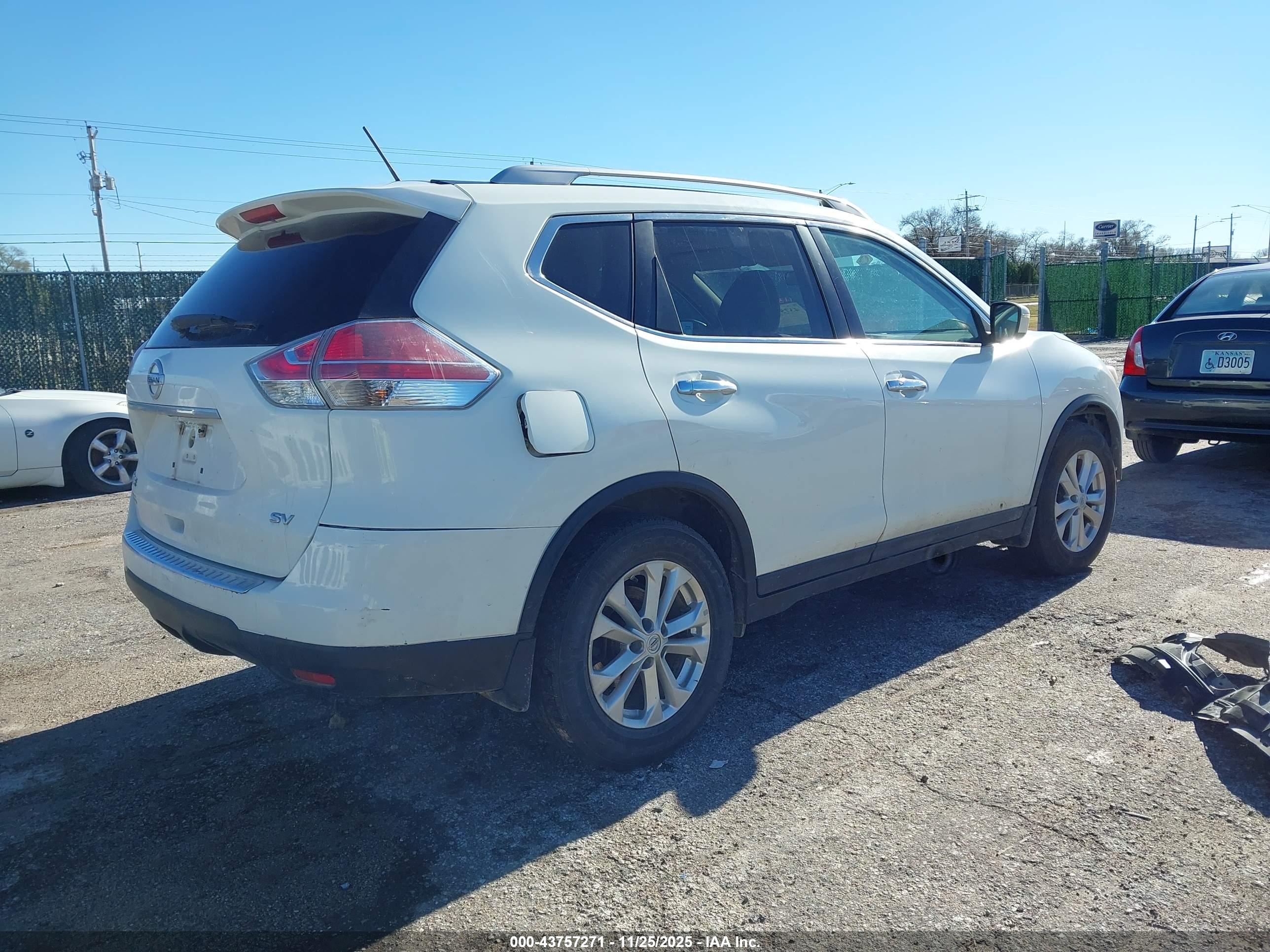 NISSAN ROGUE image 4