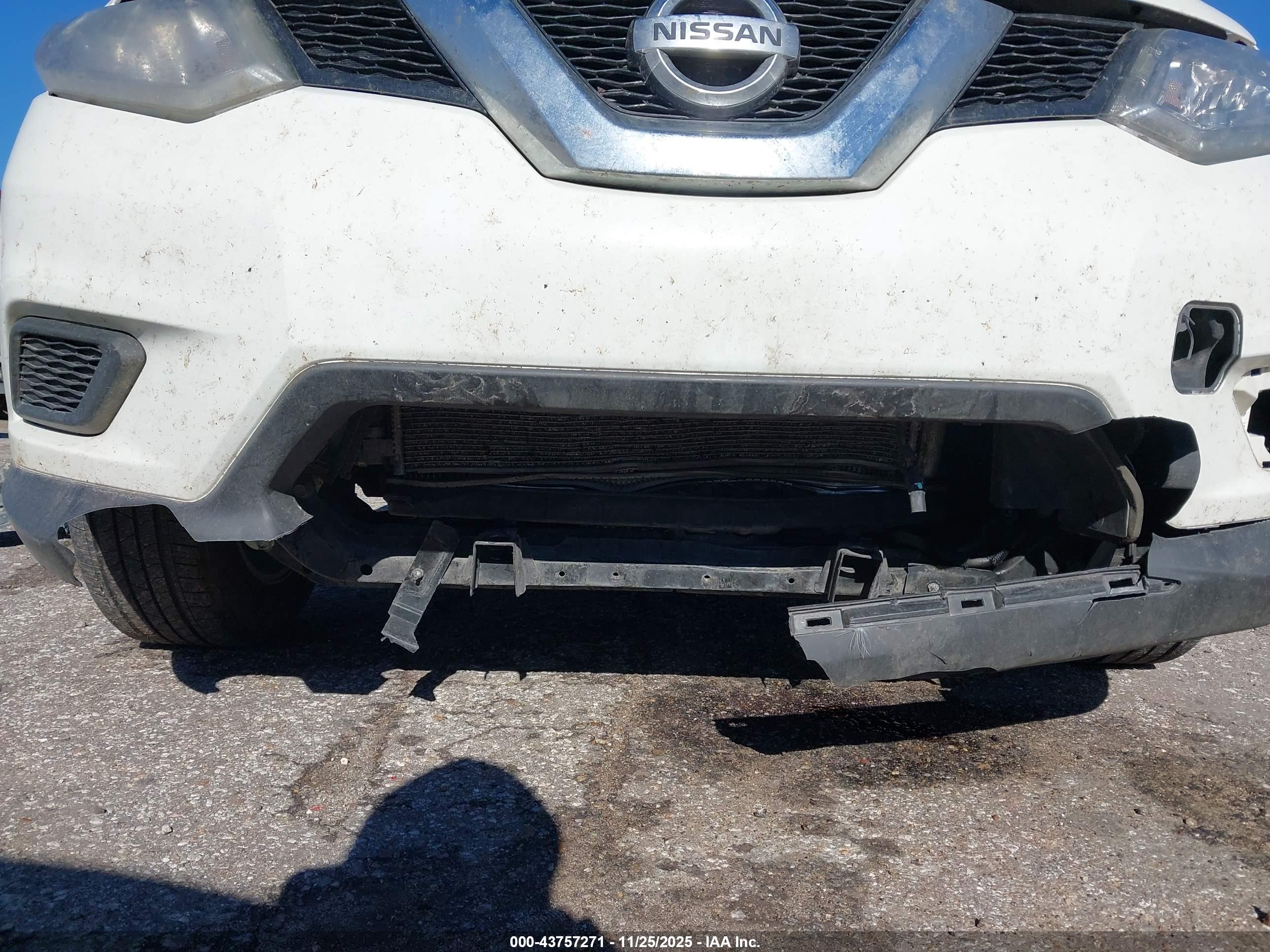 NISSAN ROGUE image 6