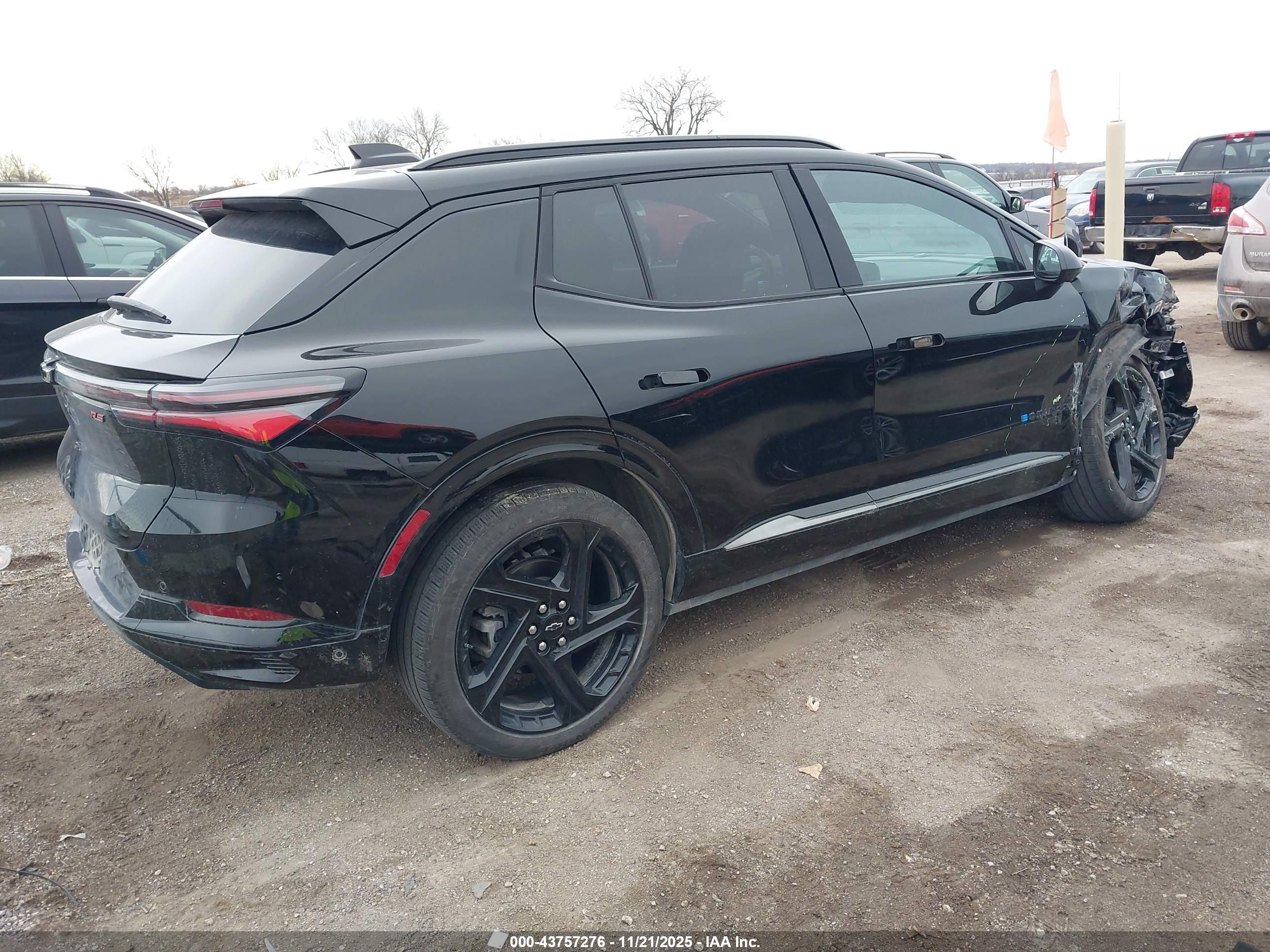 CHEVROLET EQUINOX image 4