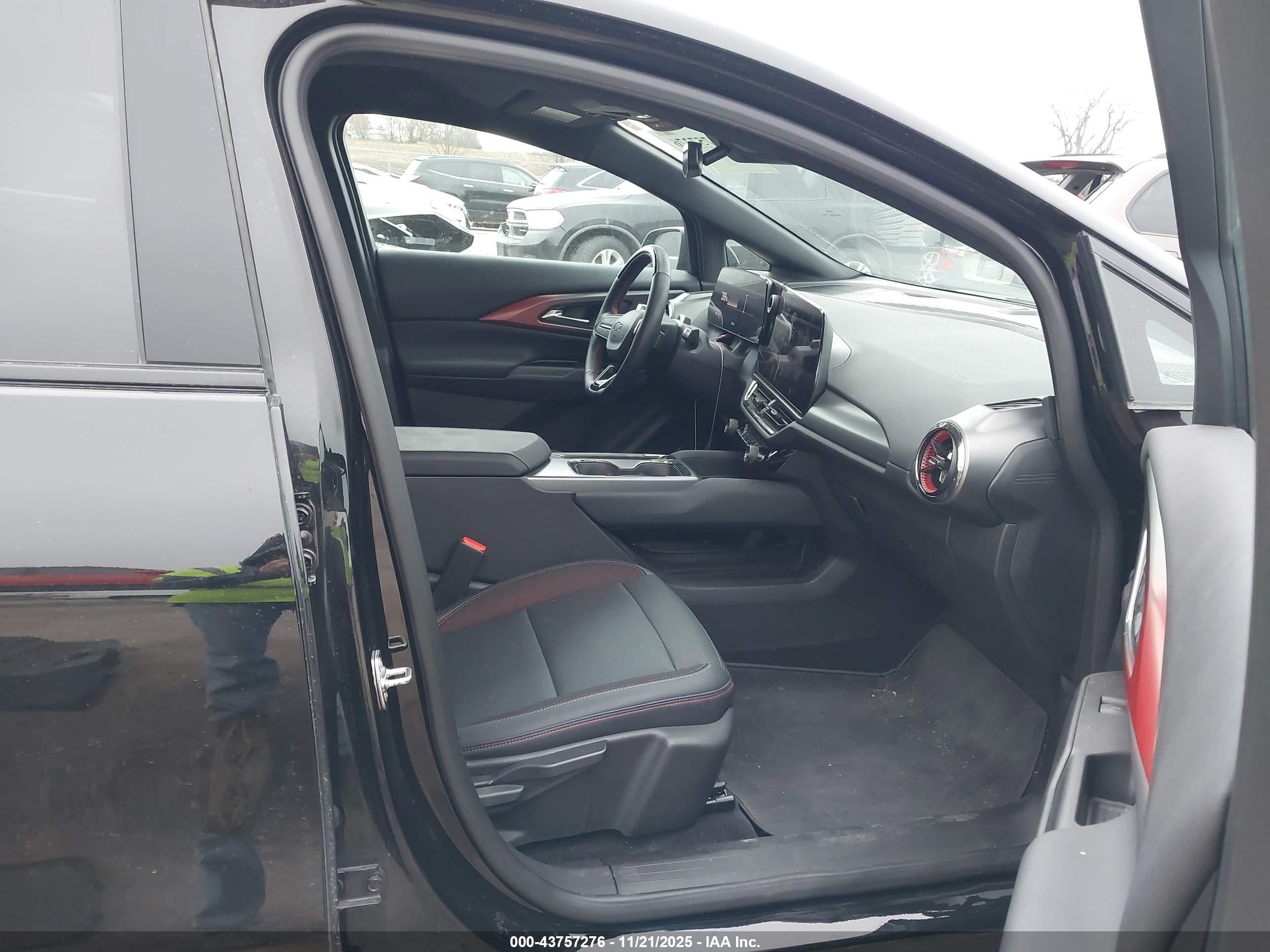 CHEVROLET EQUINOX image 5