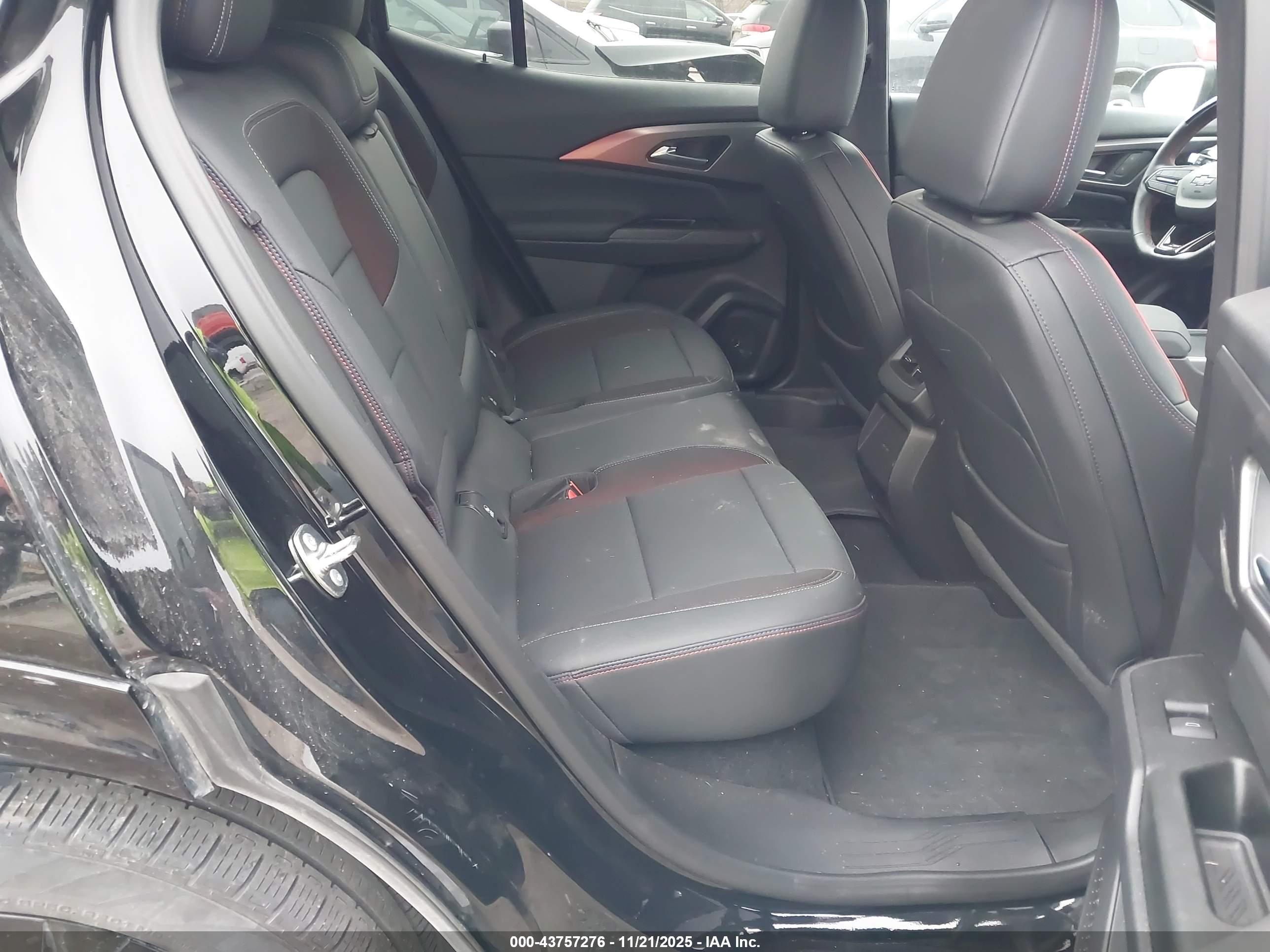 CHEVROLET EQUINOX image 8