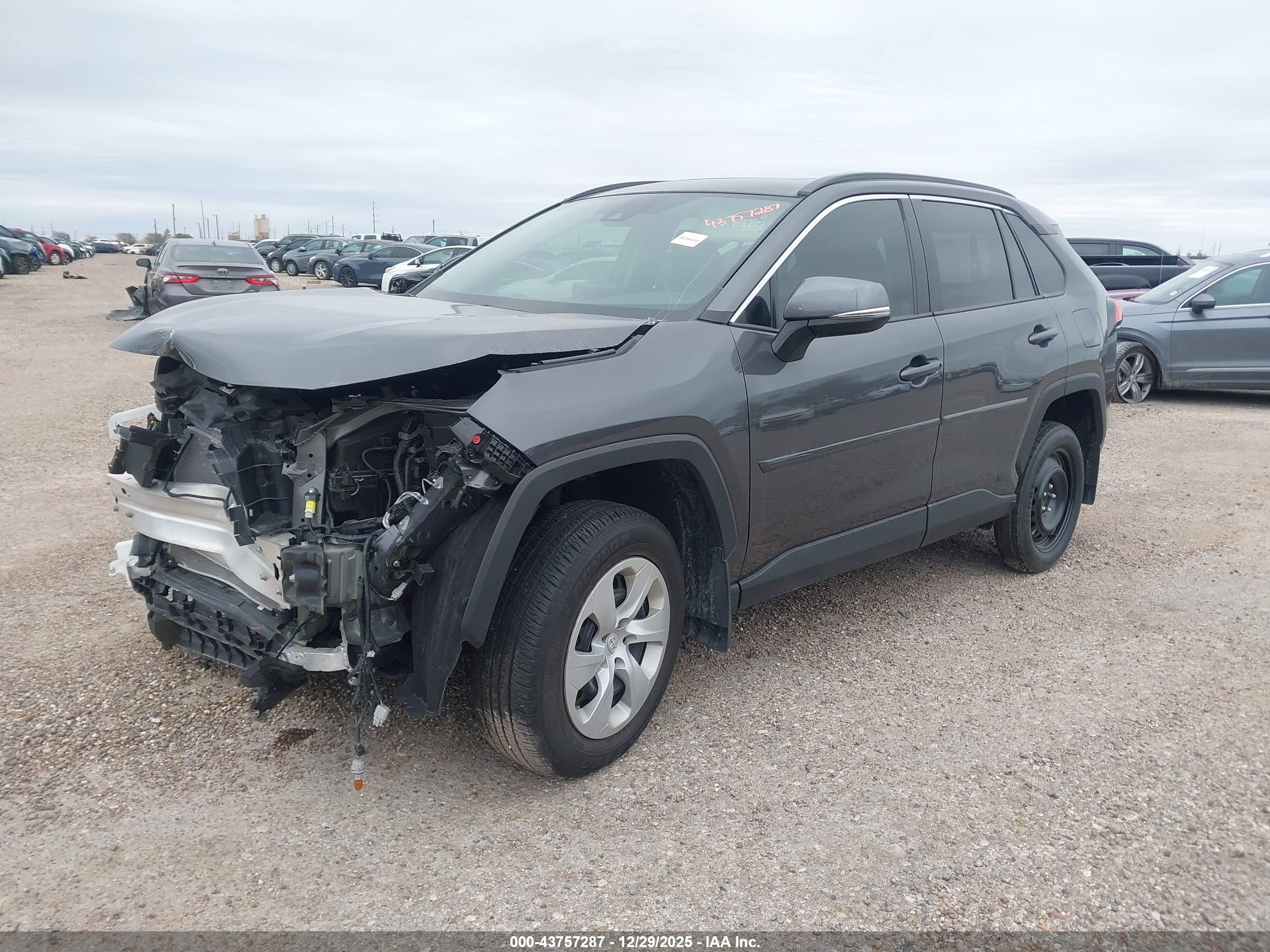 TOYOTA RAV4 image 2
