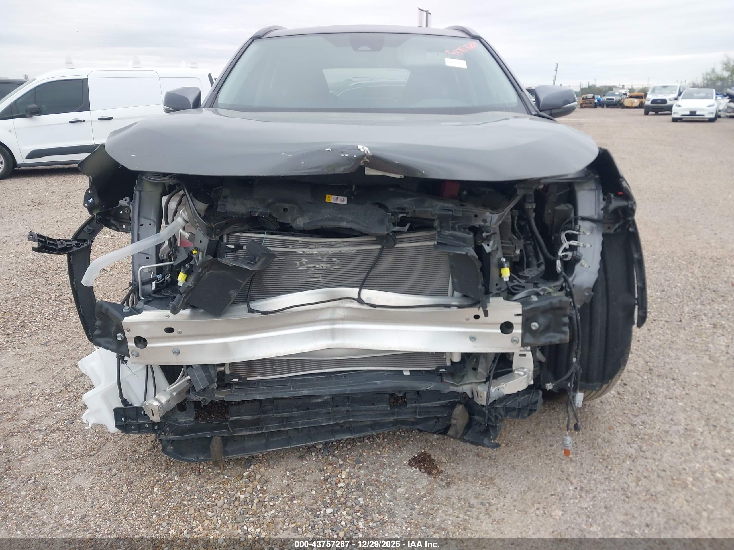 TOYOTA RAV4 image 6
