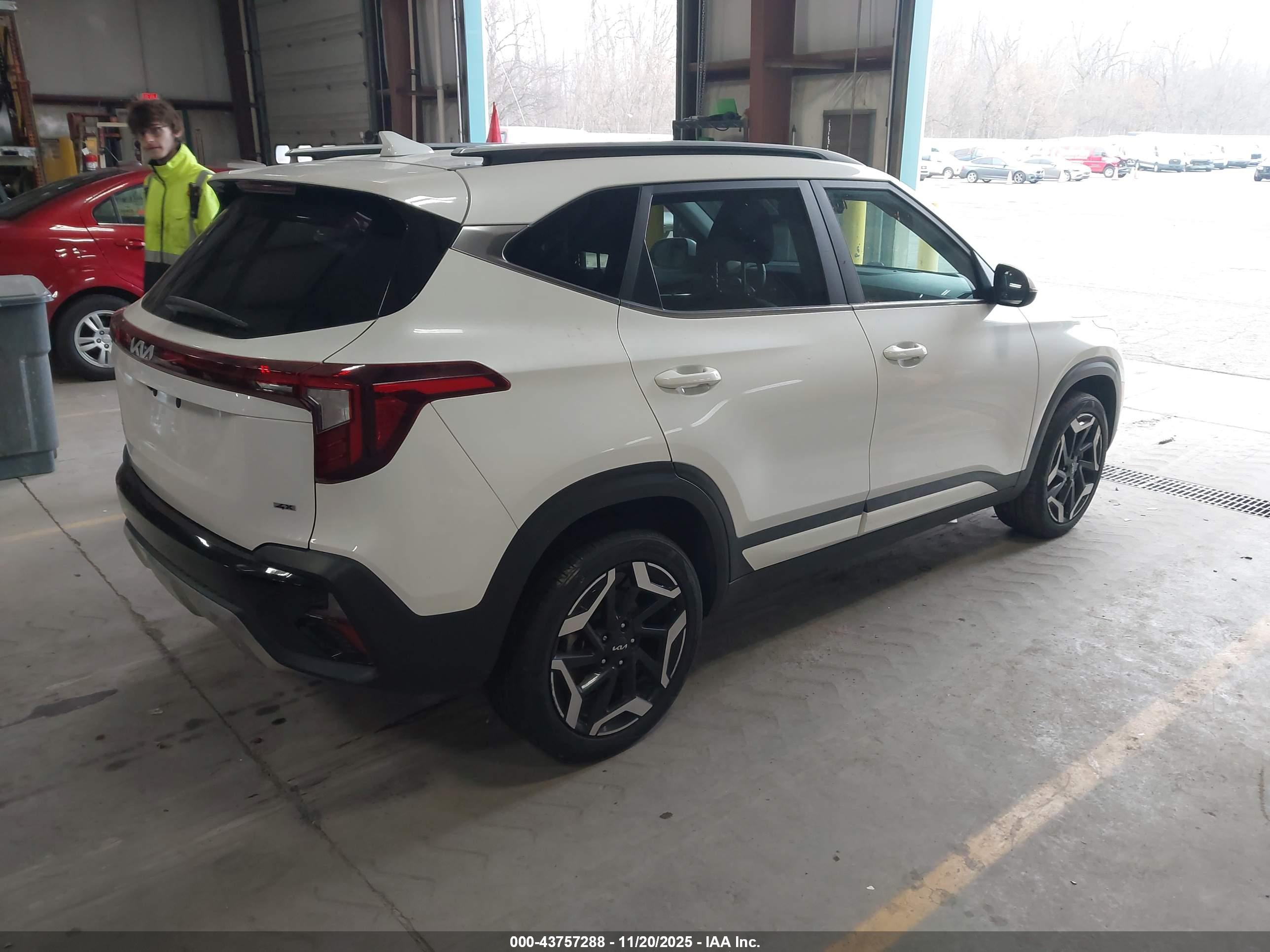KIA SELTOS image 4