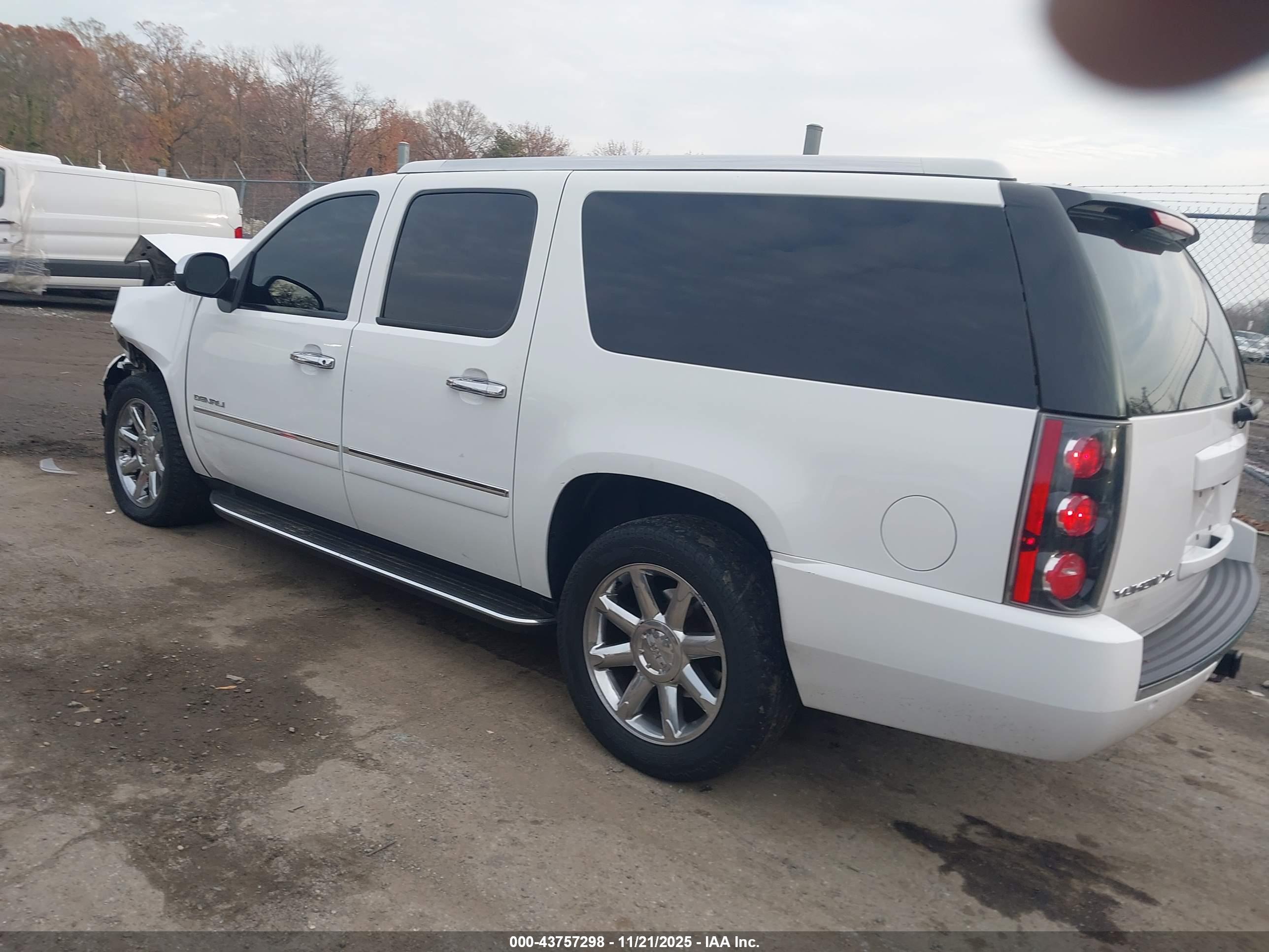 GMC YUKON image 3