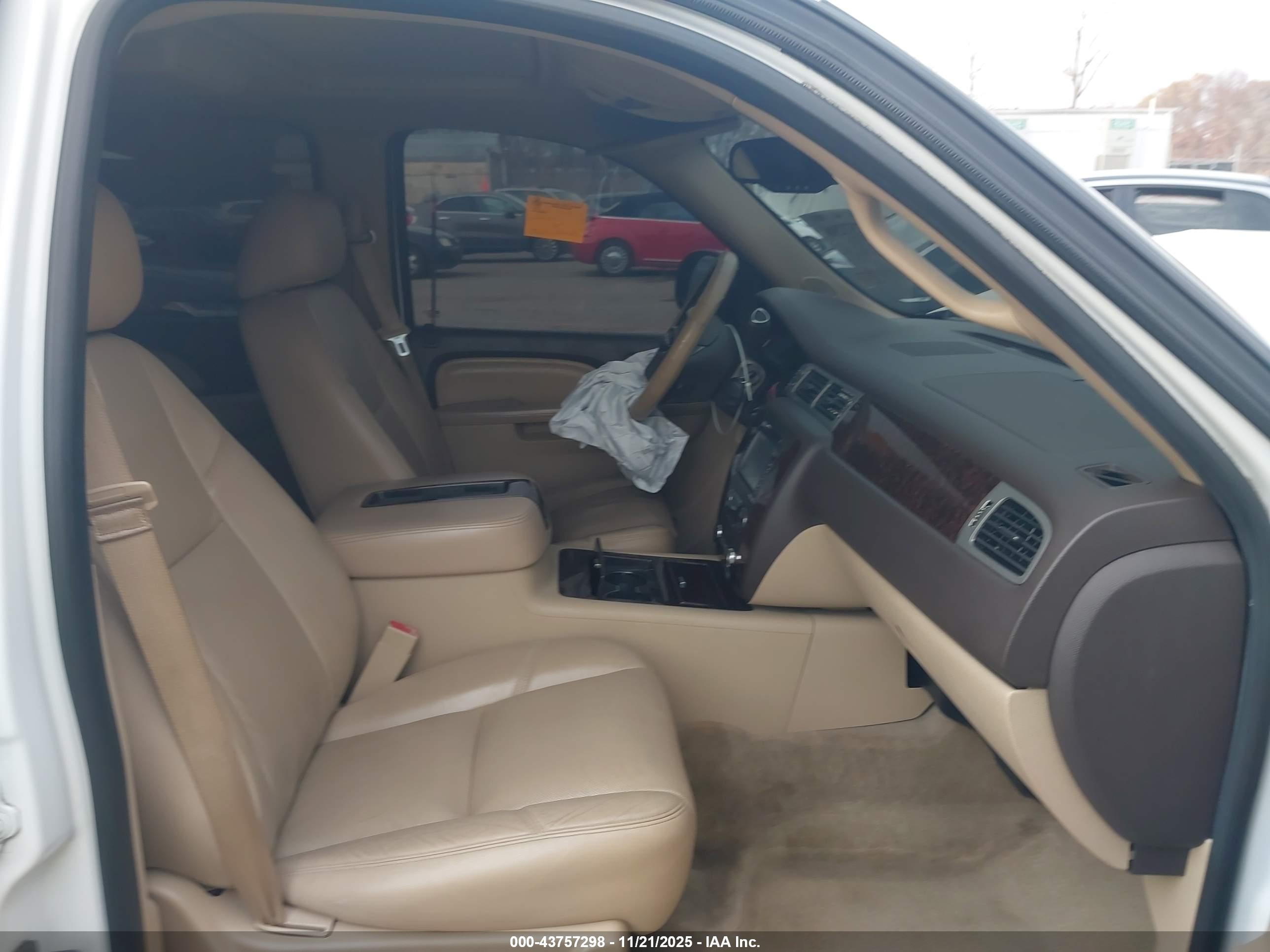 GMC YUKON image 5
