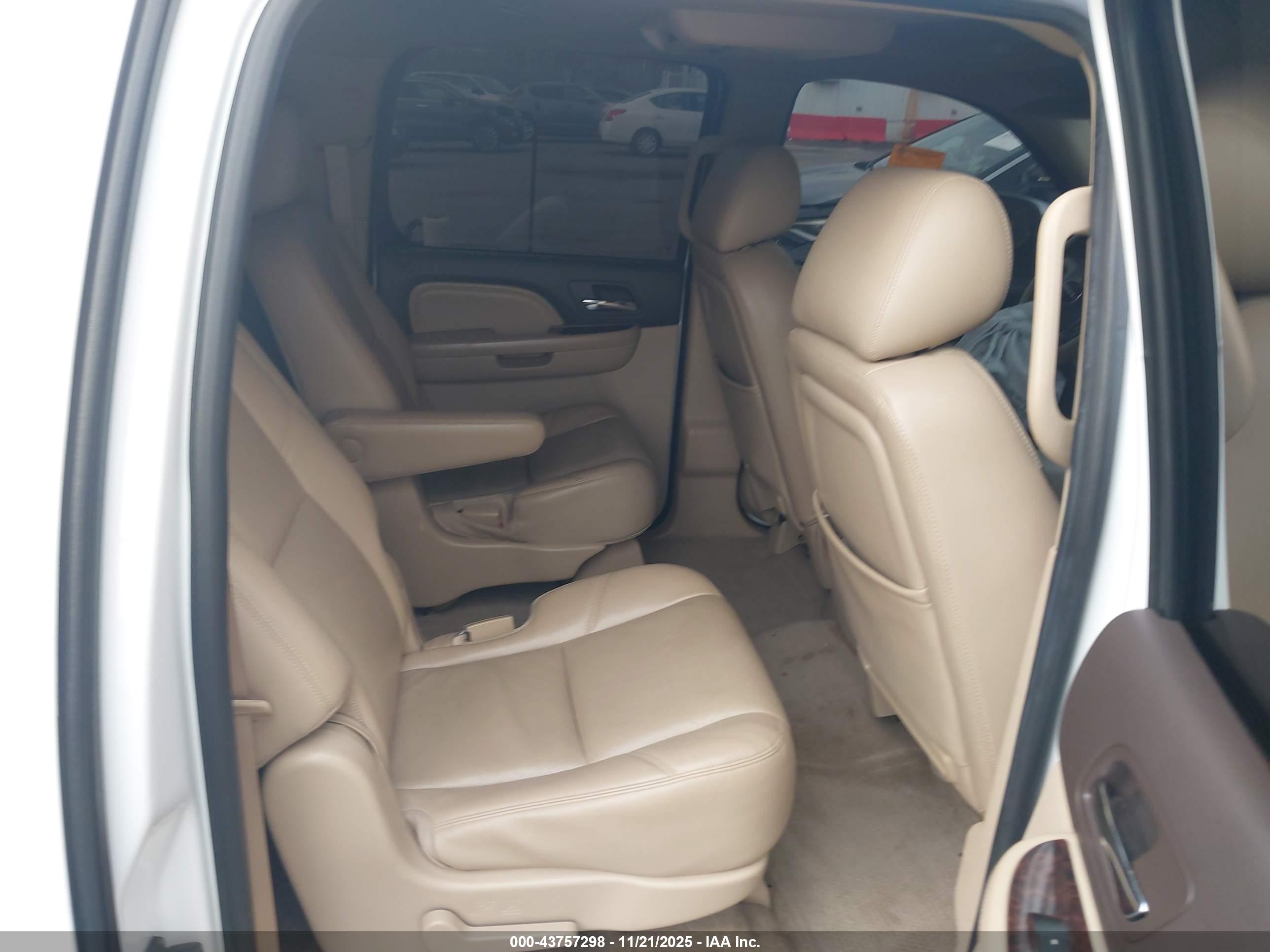 GMC YUKON image 8