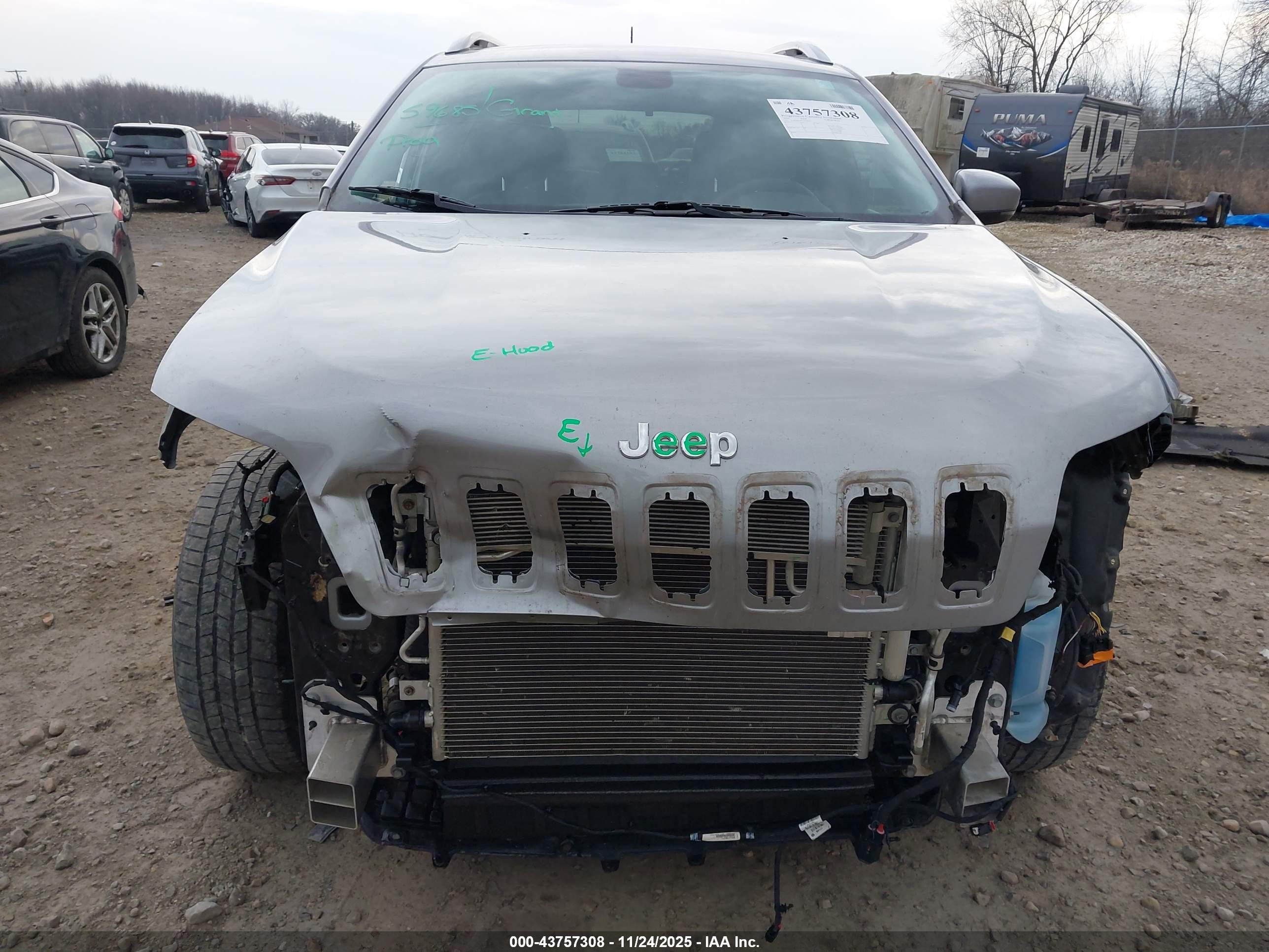 JEEP CHEROKEE image 6