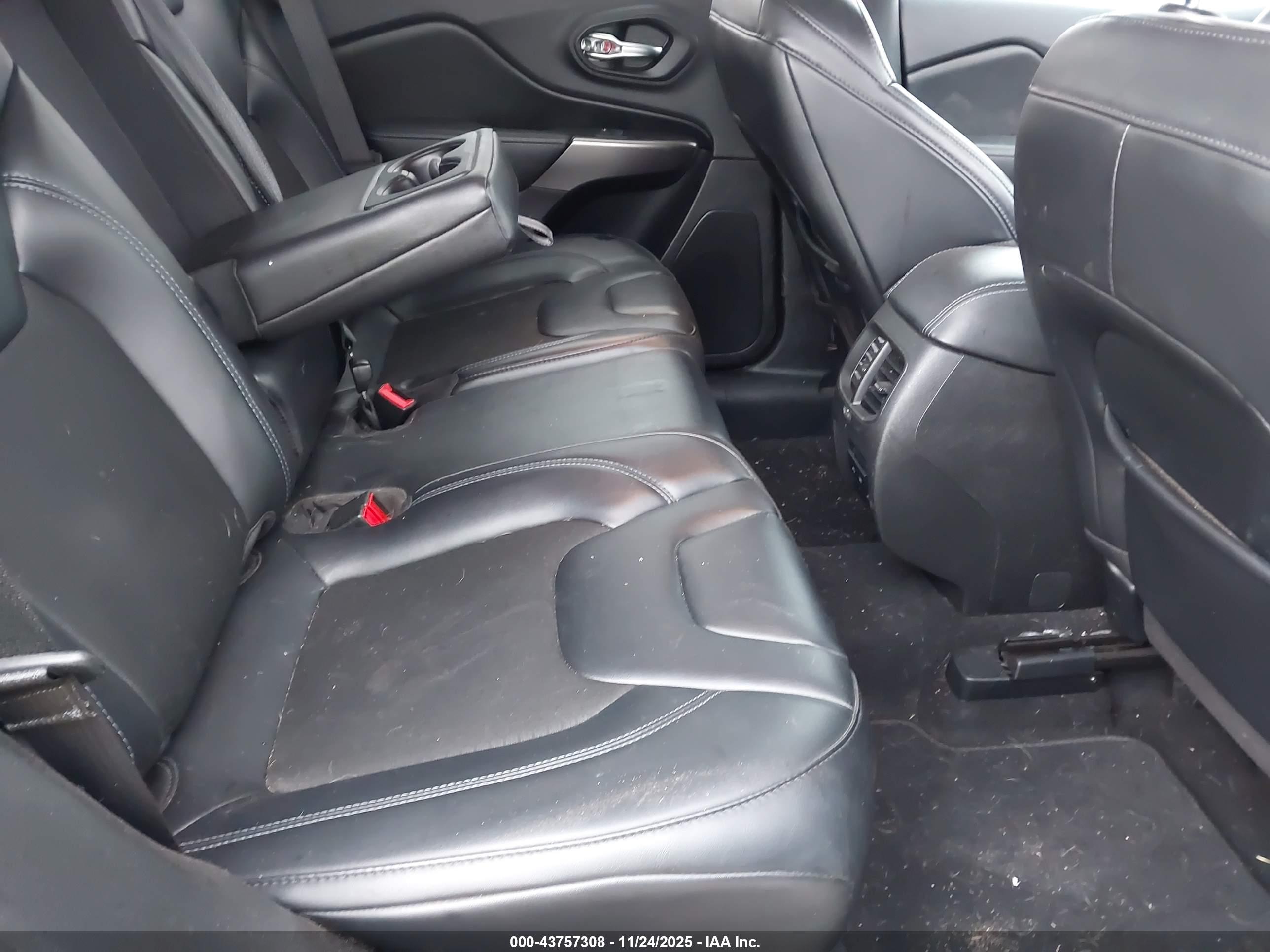 JEEP CHEROKEE image 8