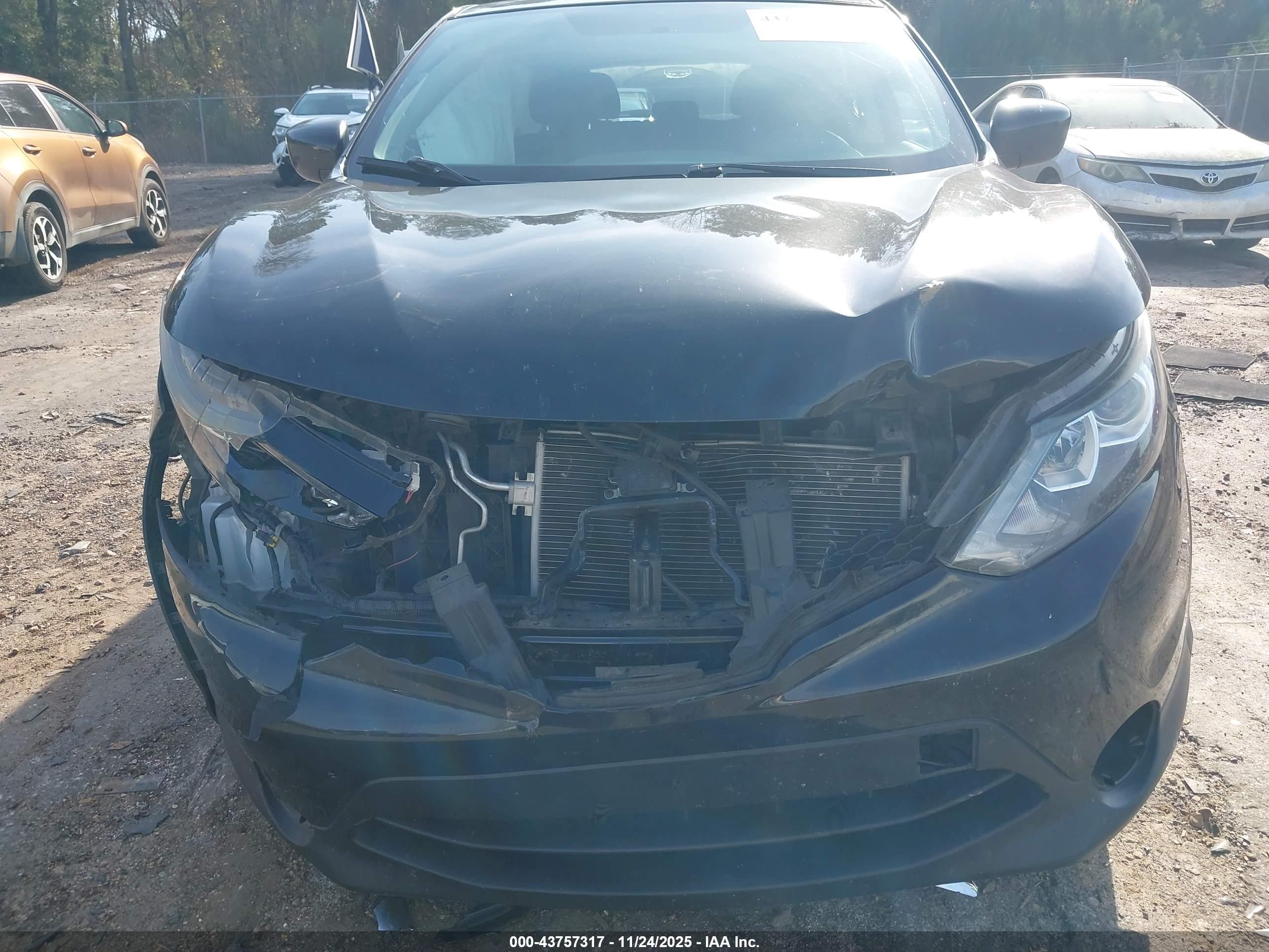 NISSAN ROGUE image 6