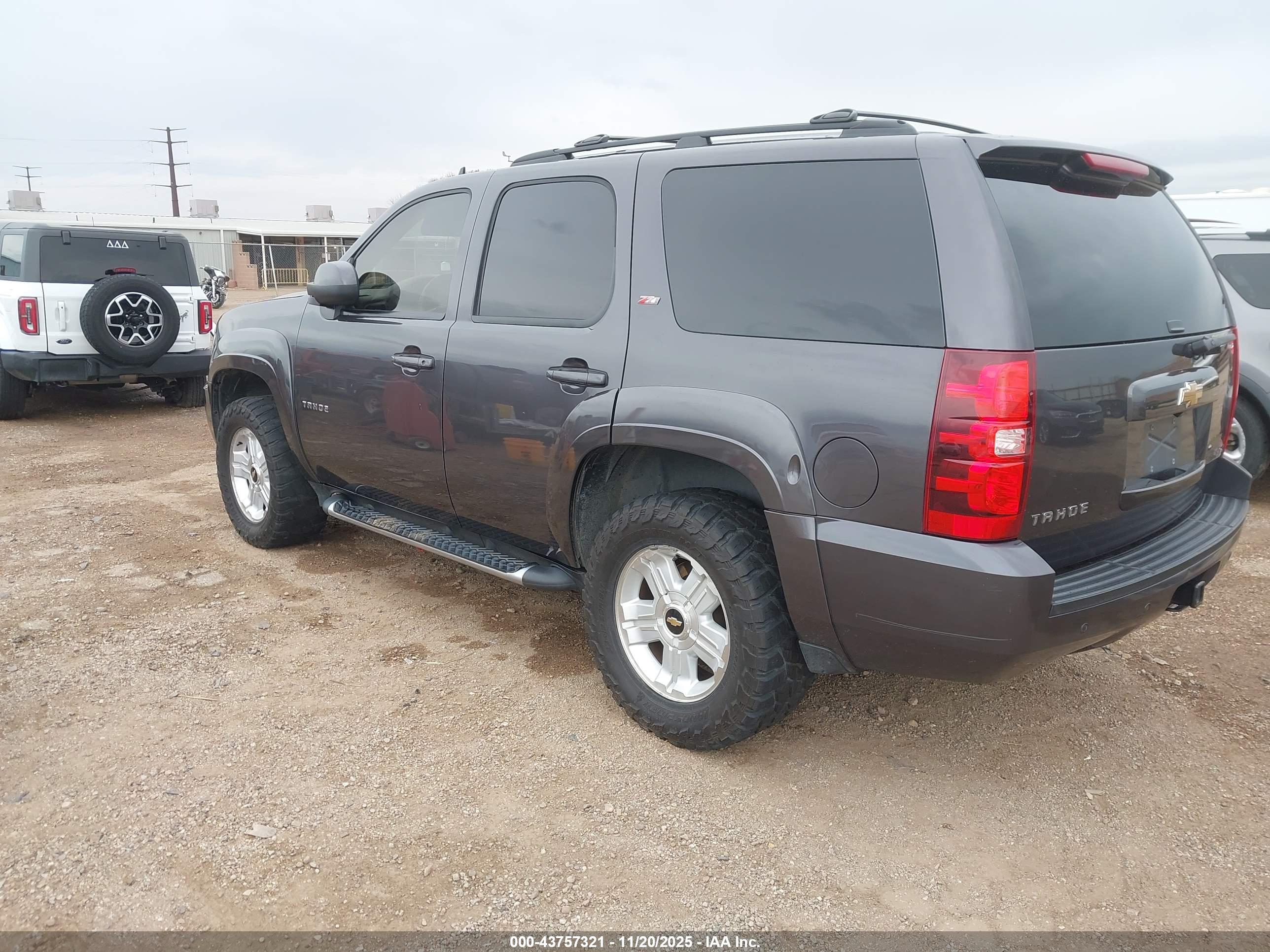 CHEVROLET TAHOE image 3