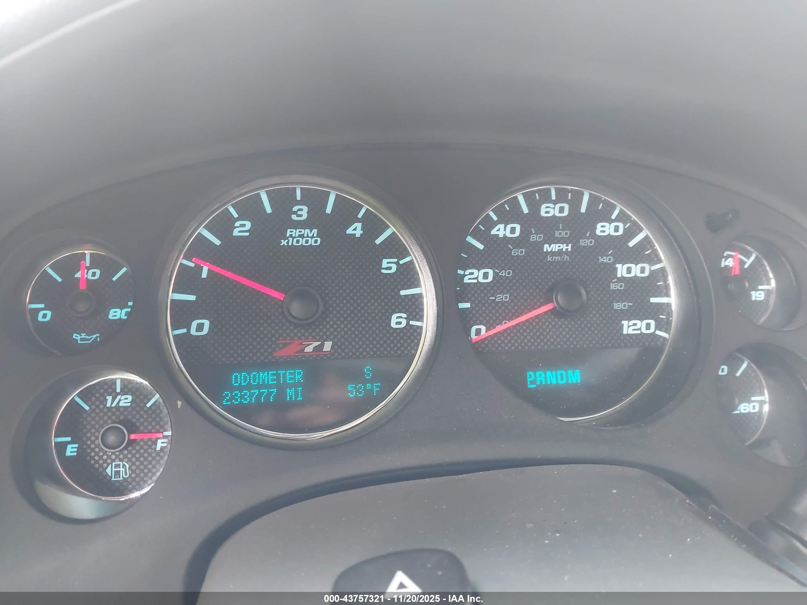 CHEVROLET TAHOE image 7