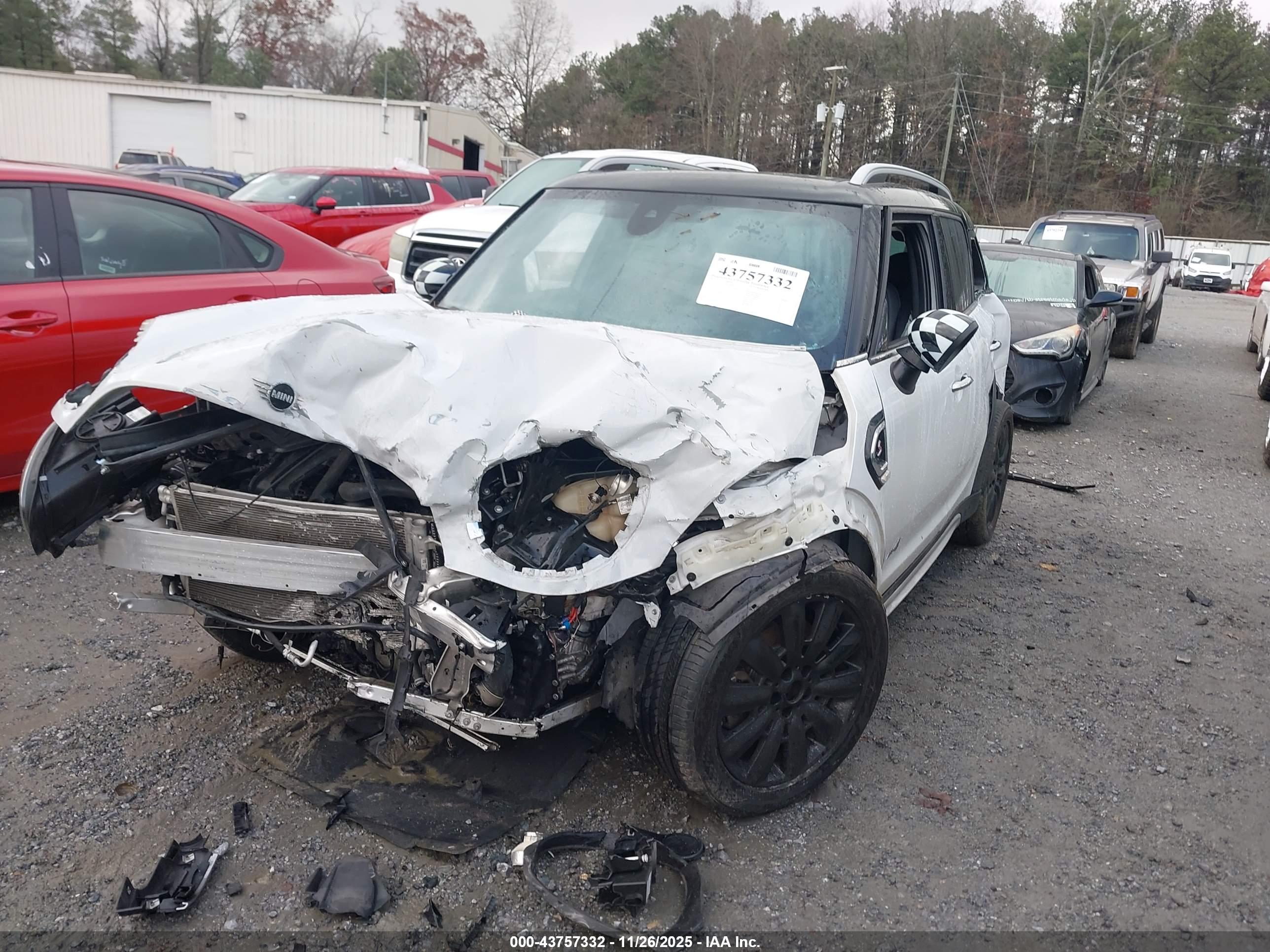 MINI COUNTRYMAN image 2