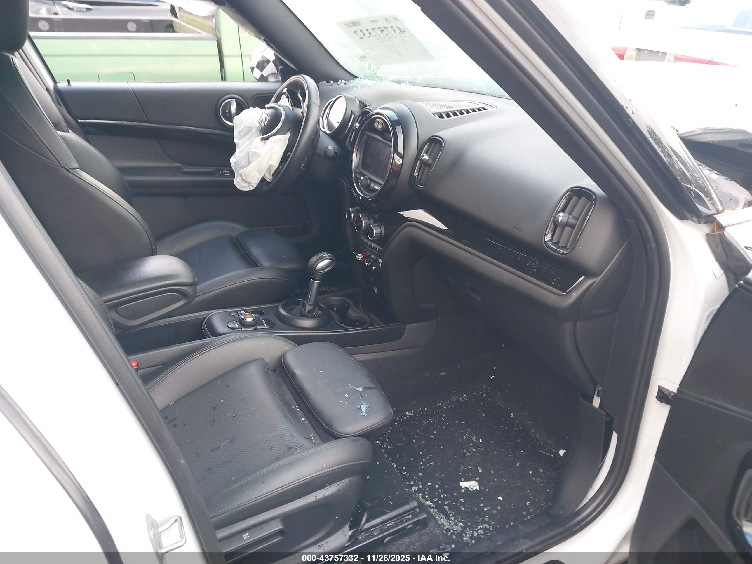 MINI COUNTRYMAN image 5