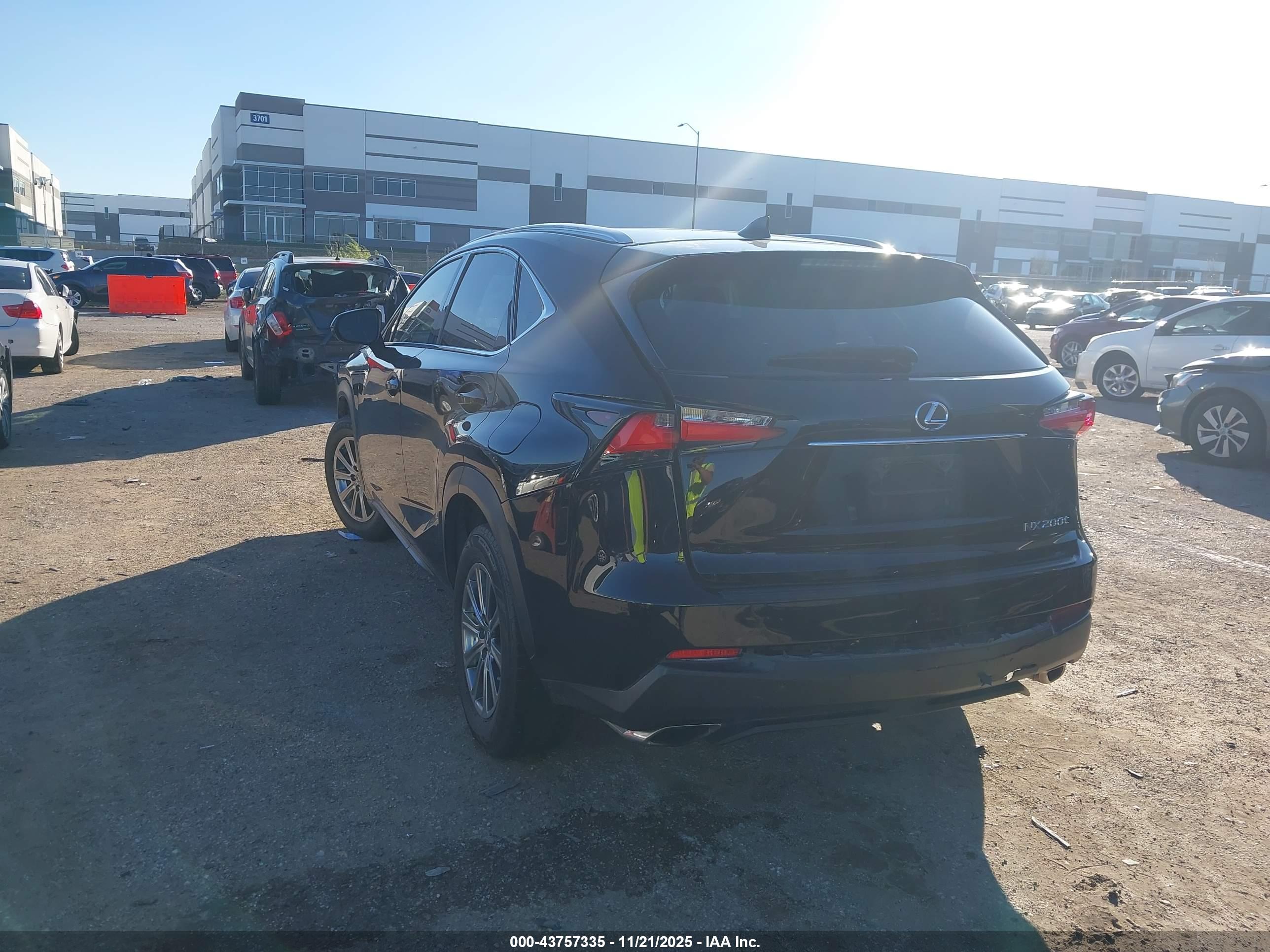 LEXUS NX image 3